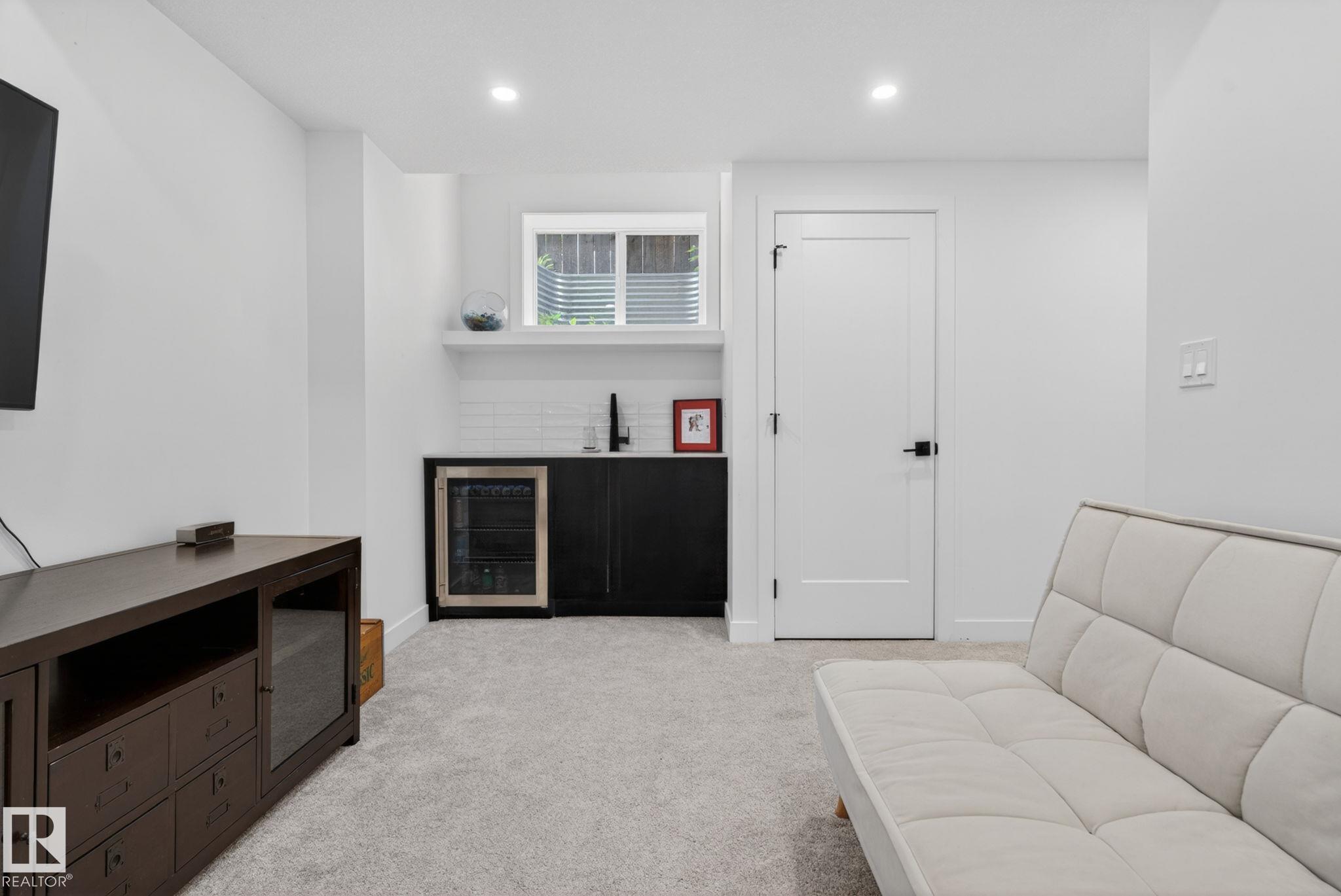 Photo 32 at 11539 86 Street NW, Parkdale, Edmonton