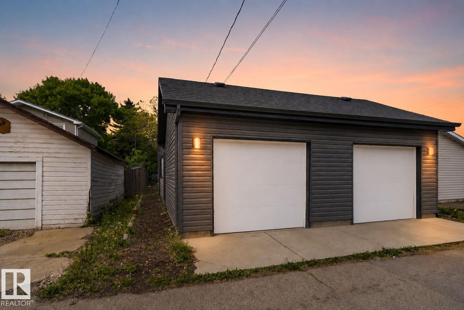 Photo 37 at 11539 86 Street NW, Parkdale, Edmonton