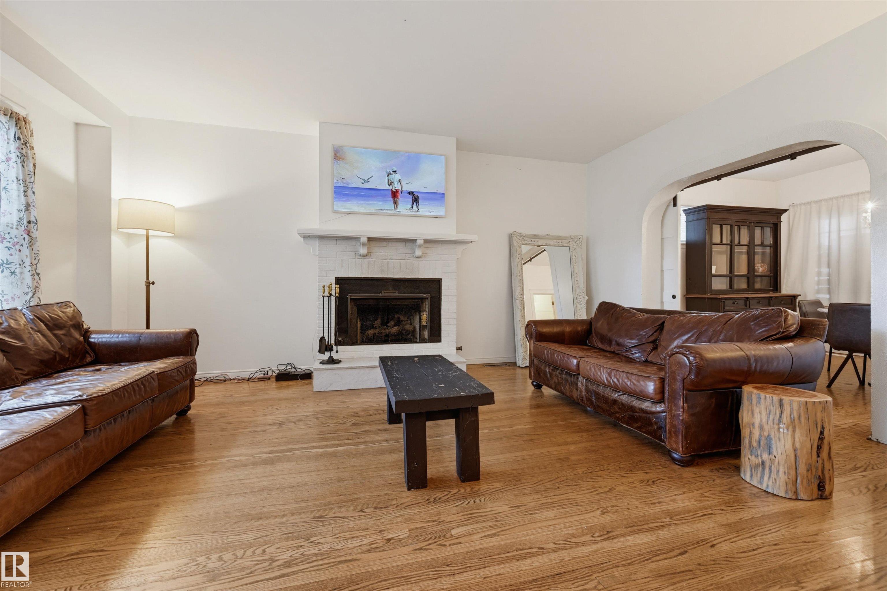 Photo 8 at 10523 127 Street NW, Westmount, Edmonton