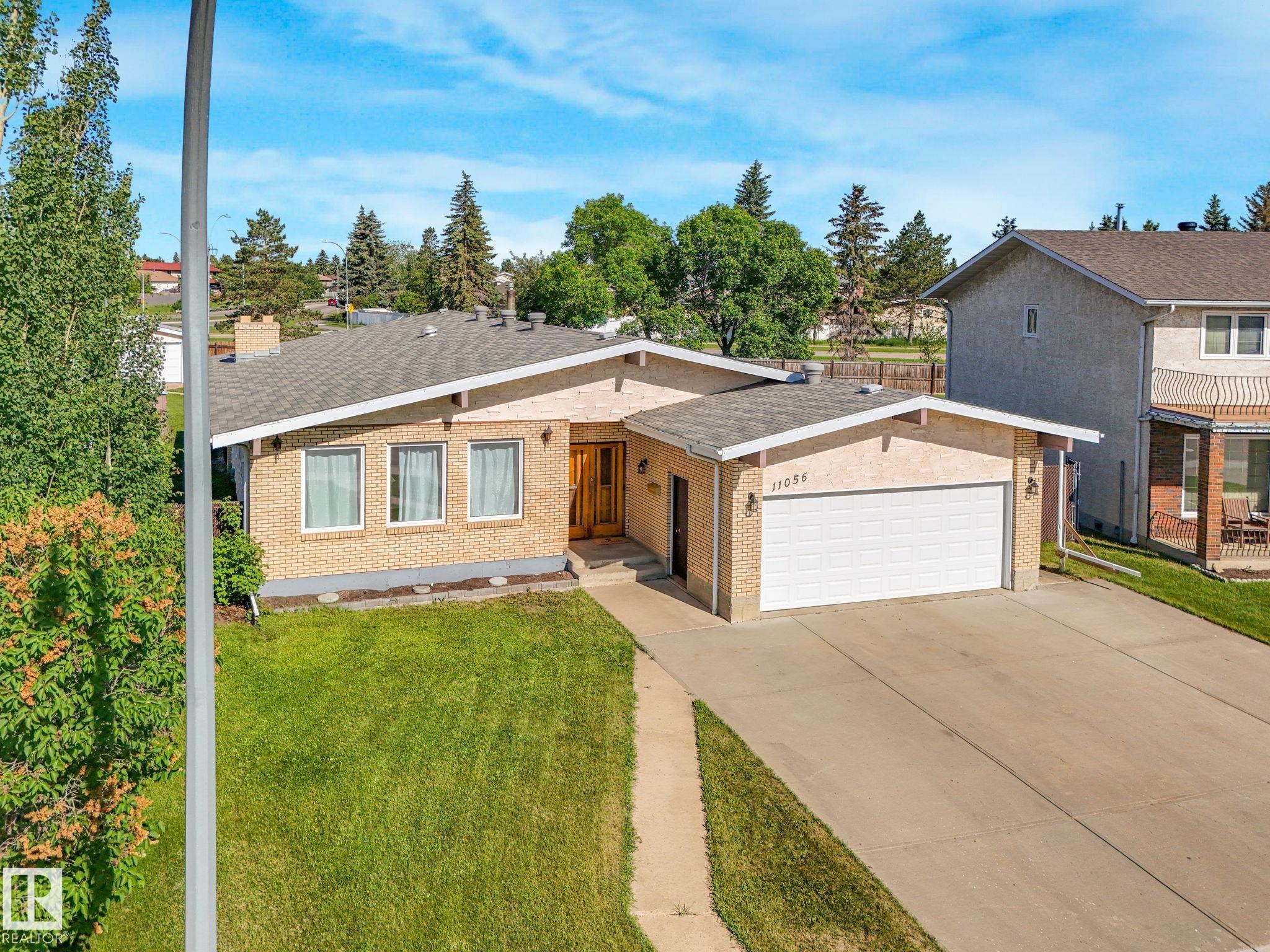 Photo 2 at 11056 166 Avenue NW, Lorelei, Edmonton