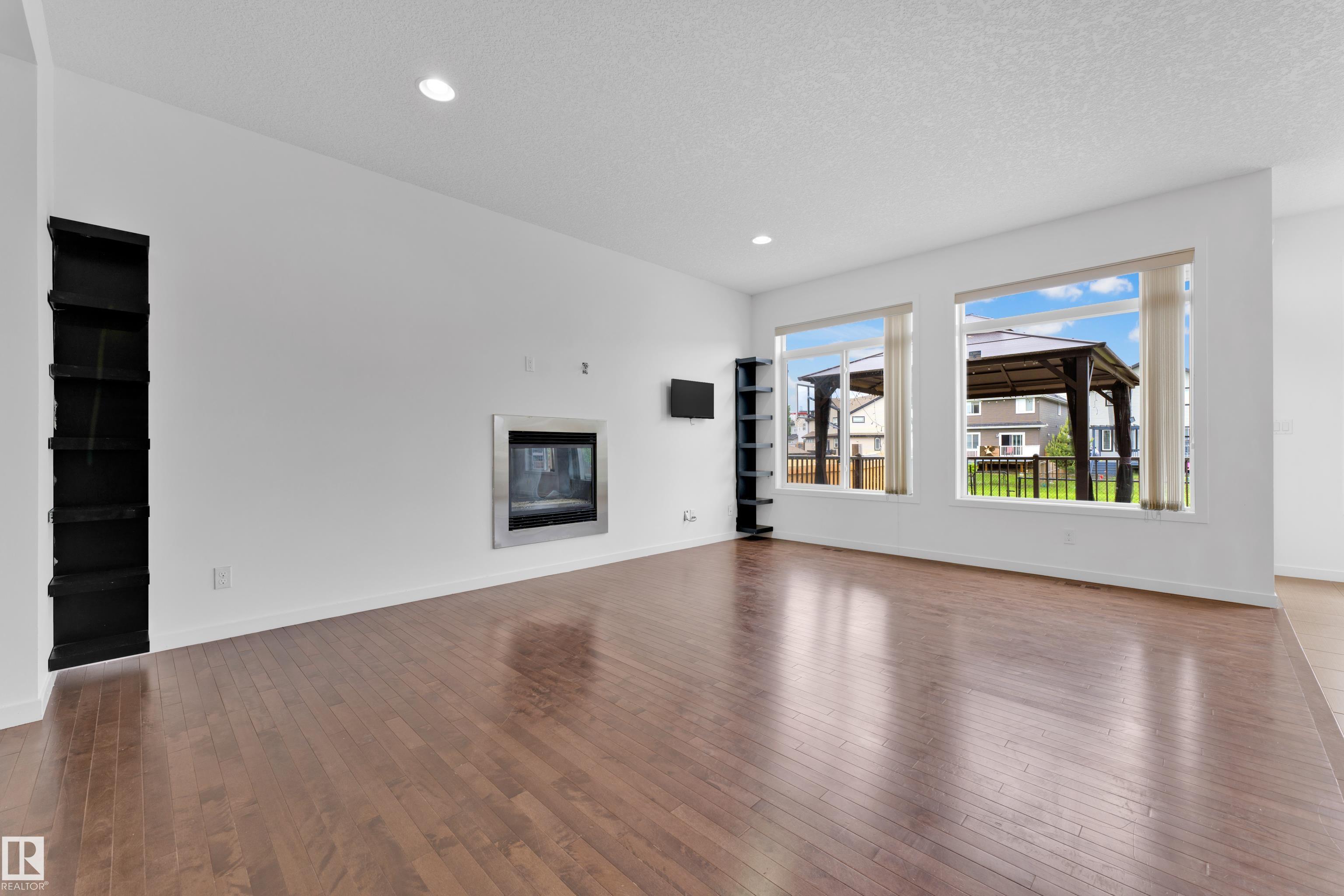 Photo 12 at 5432 20 Avenue SW, Walker, Edmonton