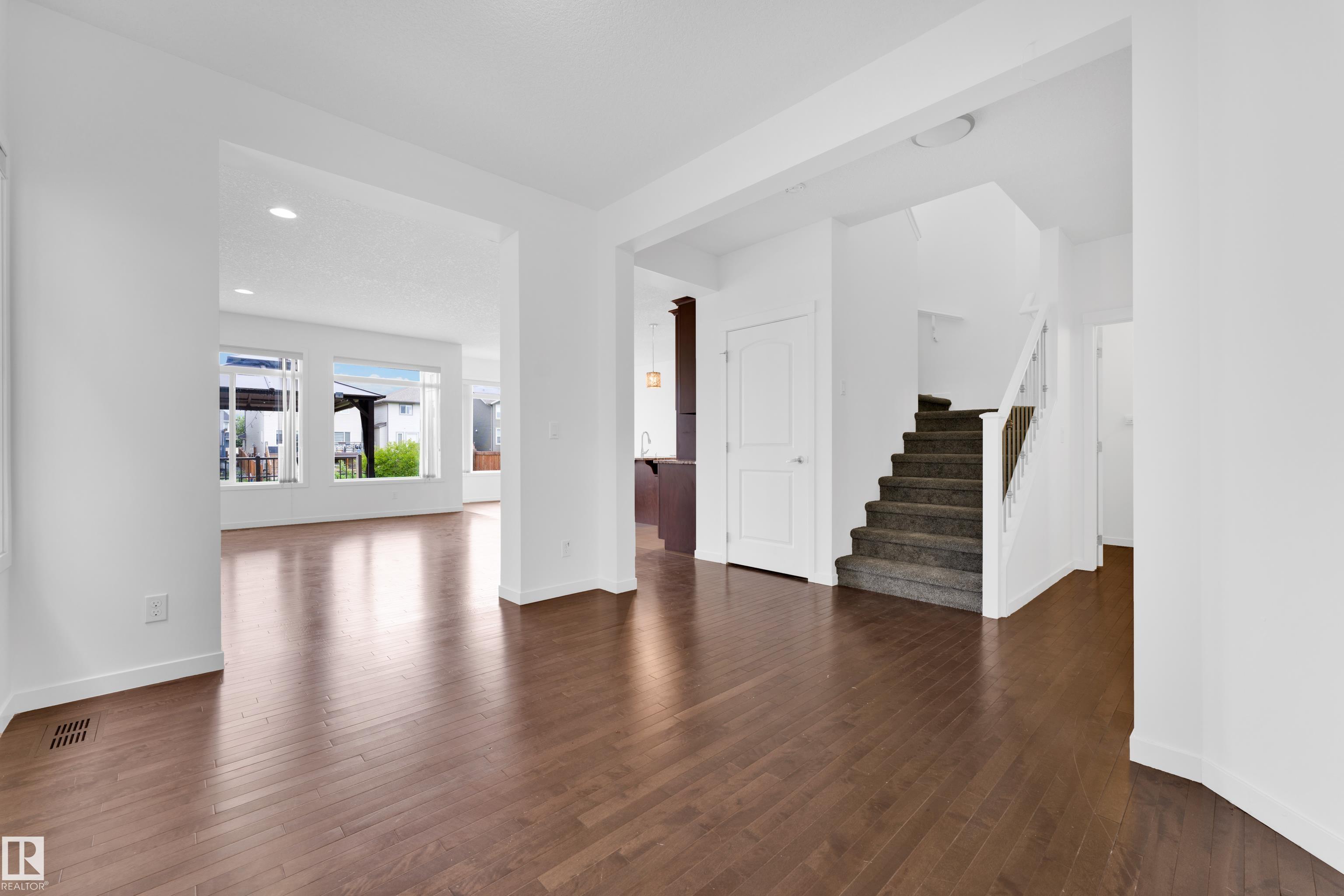 Photo 6 at 5432 20 Avenue SW, Walker, Edmonton