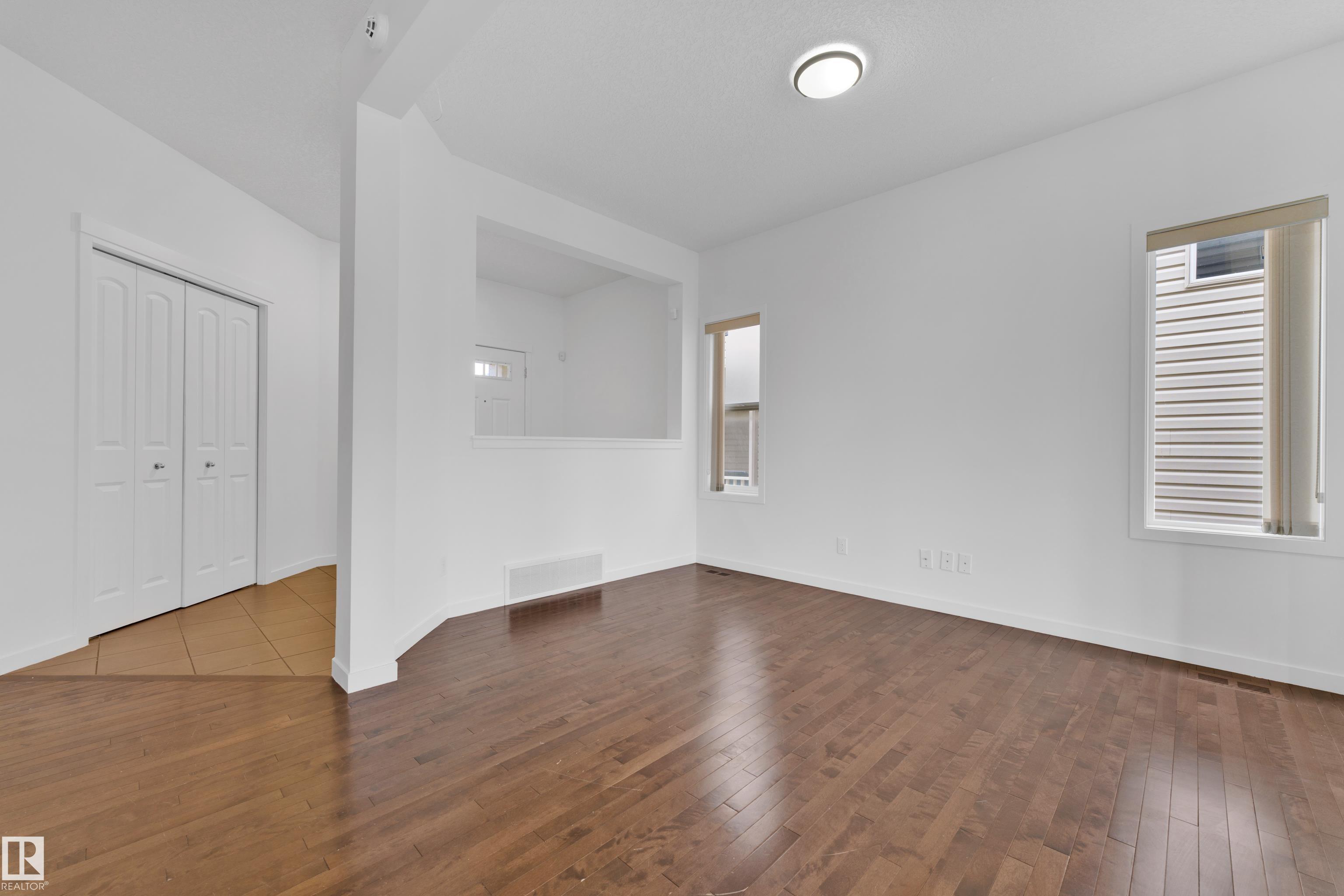 Photo 8 at 5432 20 Avenue SW, Walker, Edmonton