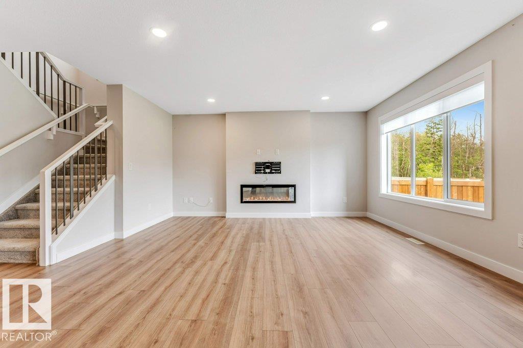 Photo 12 at 403 35 Avenue NW, Maple Crest, Edmonton