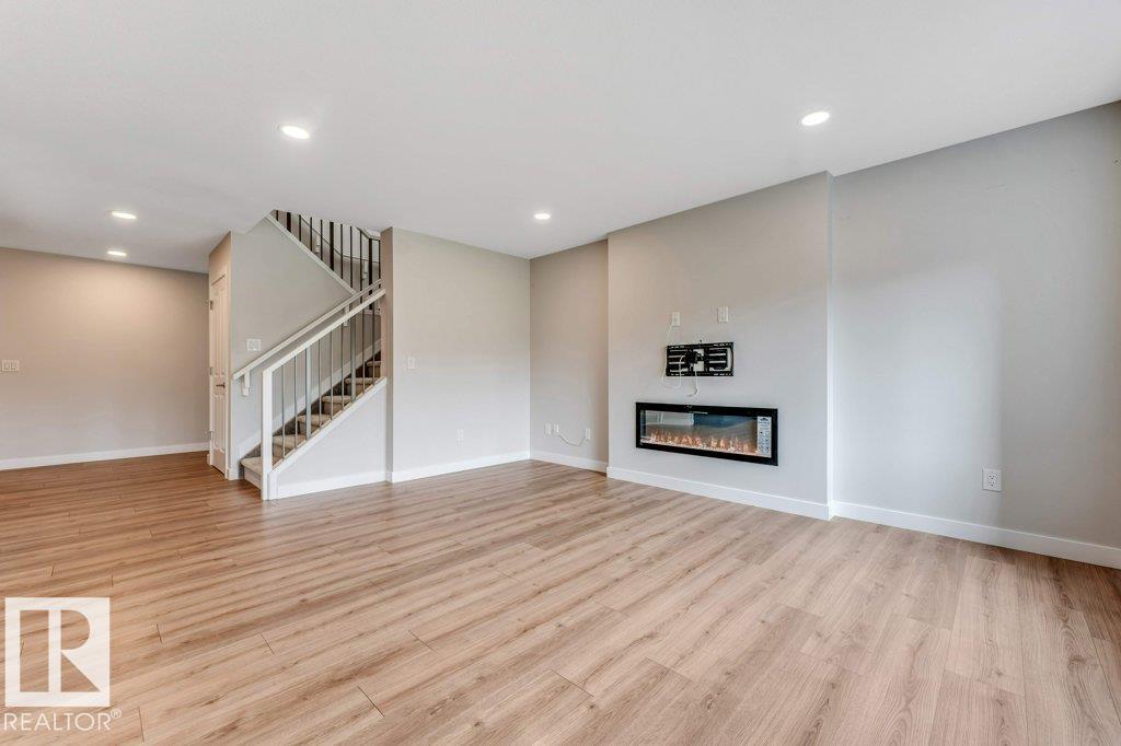 Photo 13 at 403 35 Avenue NW, Maple Crest, Edmonton