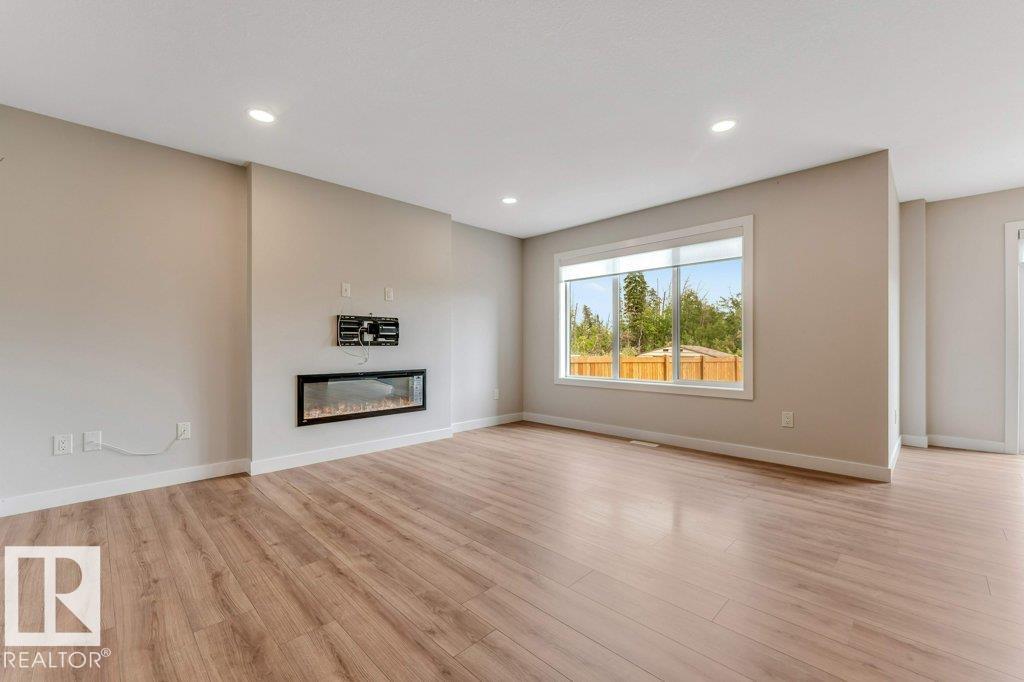 Photo 14 at 403 35 Avenue NW, Maple Crest, Edmonton