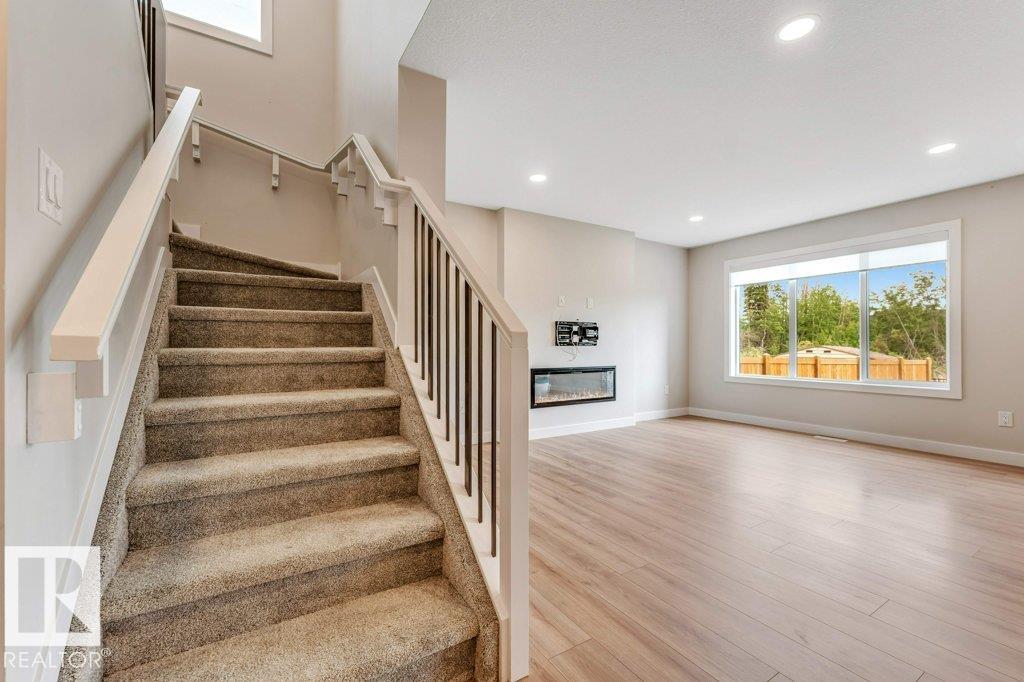 Photo 21 at 403 35 Avenue NW, Maple Crest, Edmonton