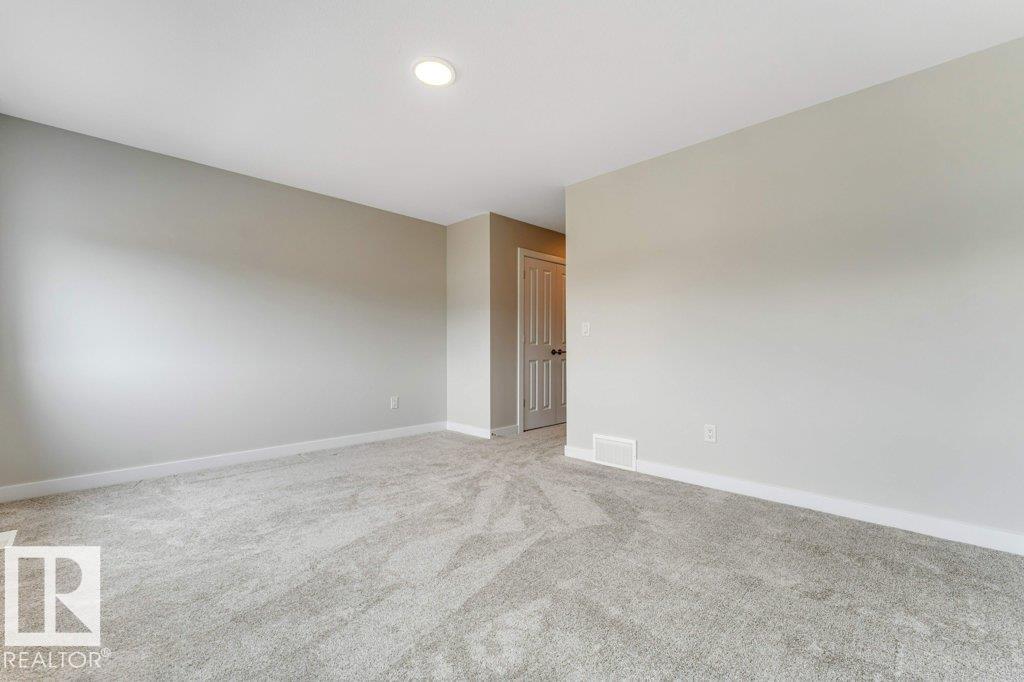 Photo 32 at 403 35 Avenue NW, Maple Crest, Edmonton