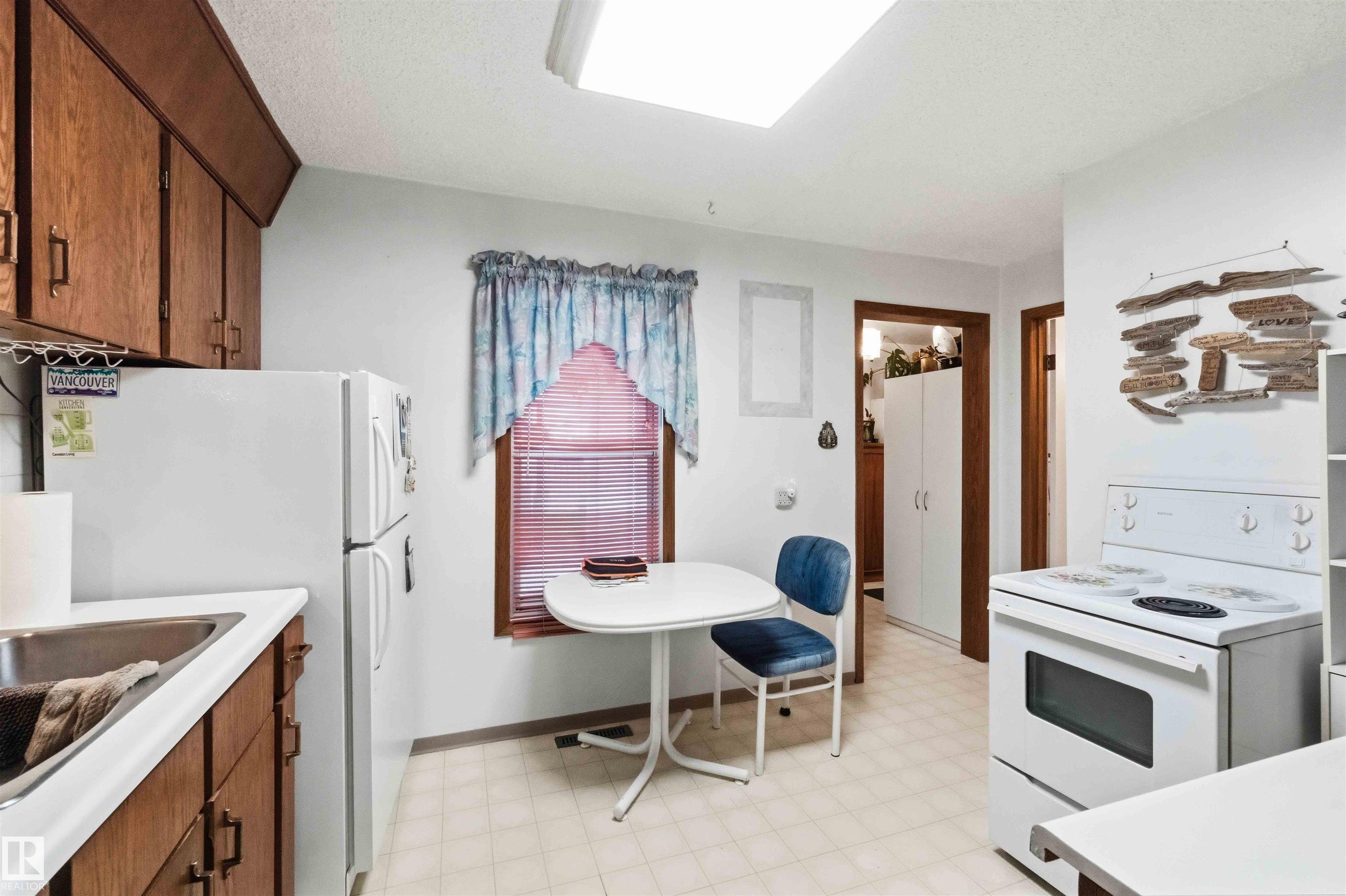 https://zimg.paragon.ice.com/ParagonImages/Property/PM/RAE/225407321/11/0/0/fd401559c73197c4967d8974a4867963/1/e9e638459752239eca554633f5e9528e/225407321-4a58d81a-0a5f-4753-a27c-9c816e146e44.JPG