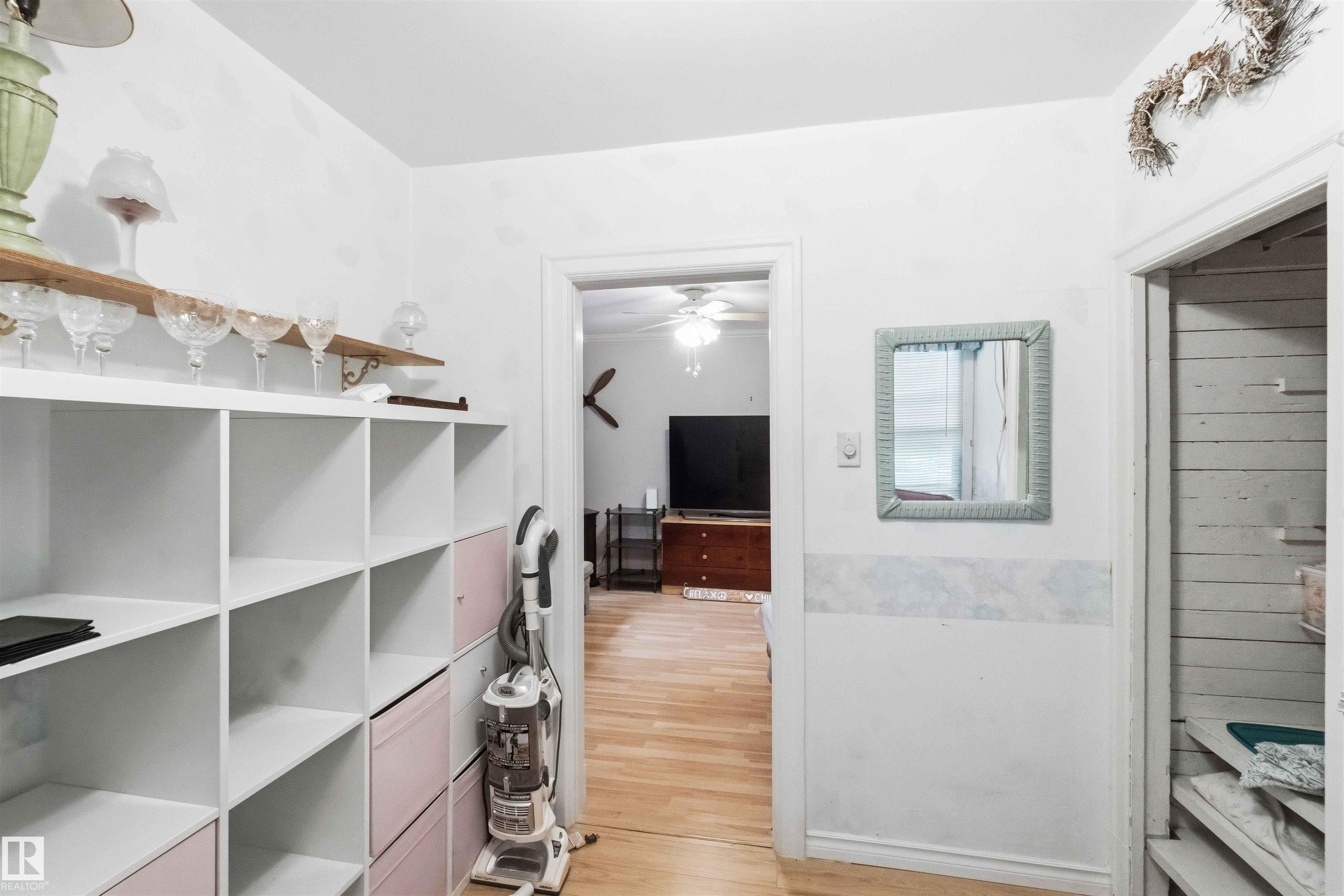 https://zimg.paragon.ice.com/ParagonImages/Property/PM/RAE/225407321/21/0/0/721f1bb7b2148b9930c7e02a60dfced2/1/e9e638459752239eca554633f5e9528e/225407321-eee756a9-e6f1-4897-905e-5be829b040fa.JPG
