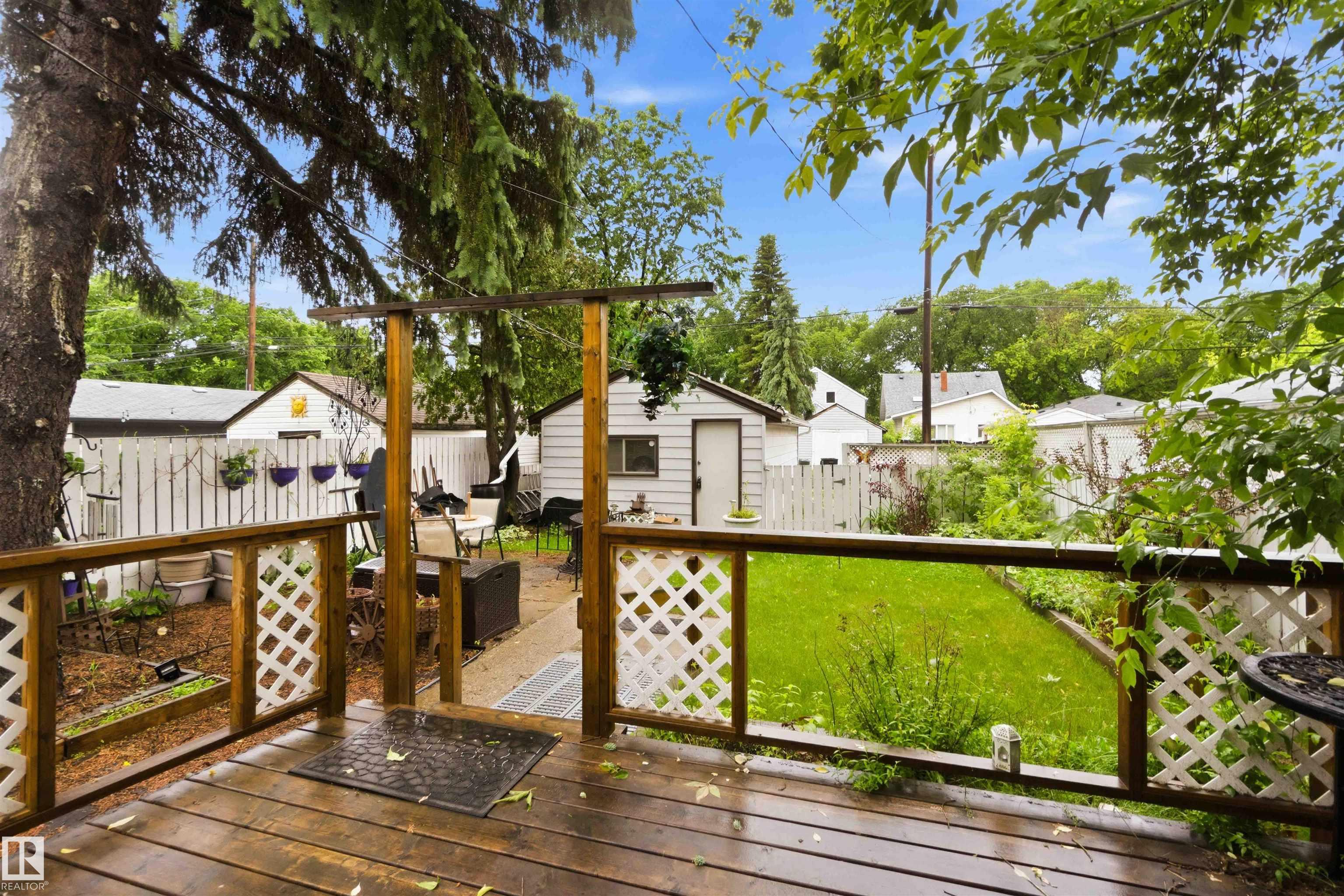 https://zimg.paragon.ice.com/ParagonImages/Property/PM/RAE/225407321/22/0/0/91fa57e1bd0be597bd58da429b04798f/1/e9e638459752239eca554633f5e9528e/225407321-5243fd95-40f0-46a8-8025-a7db6f226bb0.JPG