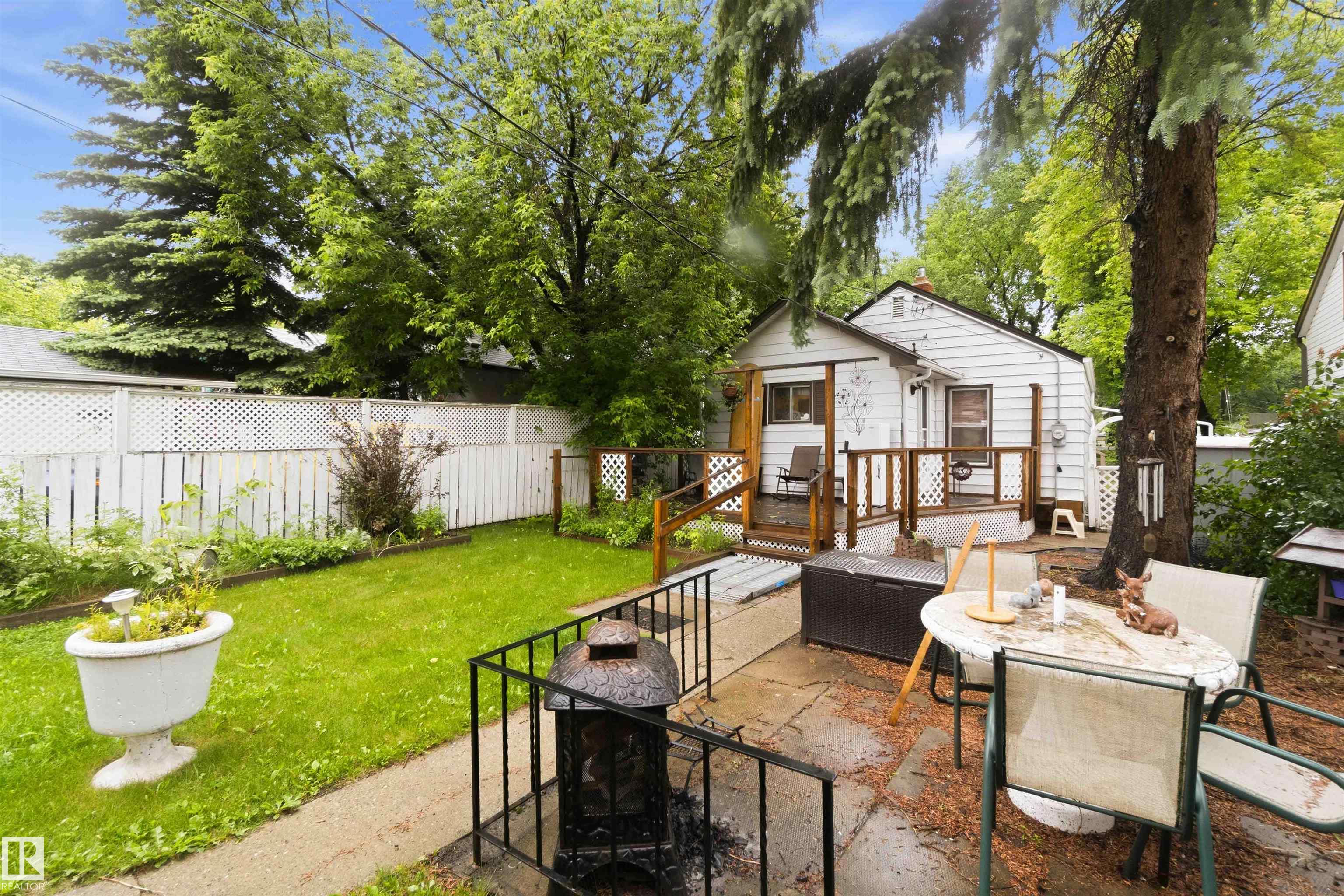 https://zimg.paragon.ice.com/ParagonImages/Property/PM/RAE/225407321/23/0/0/bb8c7c0ee630e15256a6a2bbe653e42c/1/e9e638459752239eca554633f5e9528e/225407321-de2da597-def4-4450-881b-970a882f75ad.JPG