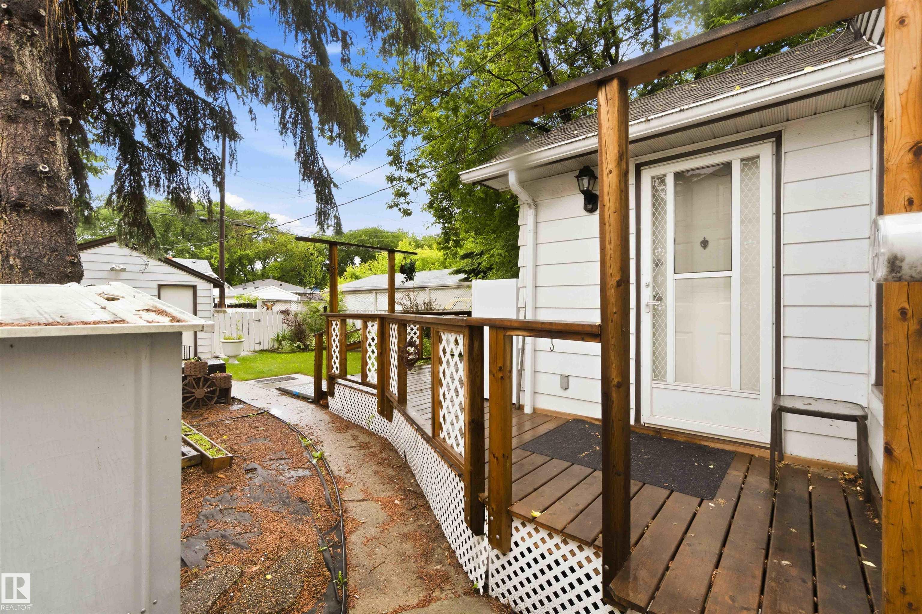https://zimg.paragon.ice.com/ParagonImages/Property/PM/RAE/225407321/24/0/0/d1c9e186a043730068c163e72009c7b0/1/e9e638459752239eca554633f5e9528e/225407321-a7147bf1-39f9-42df-8fd1-cbcba824ec4e.JPG
