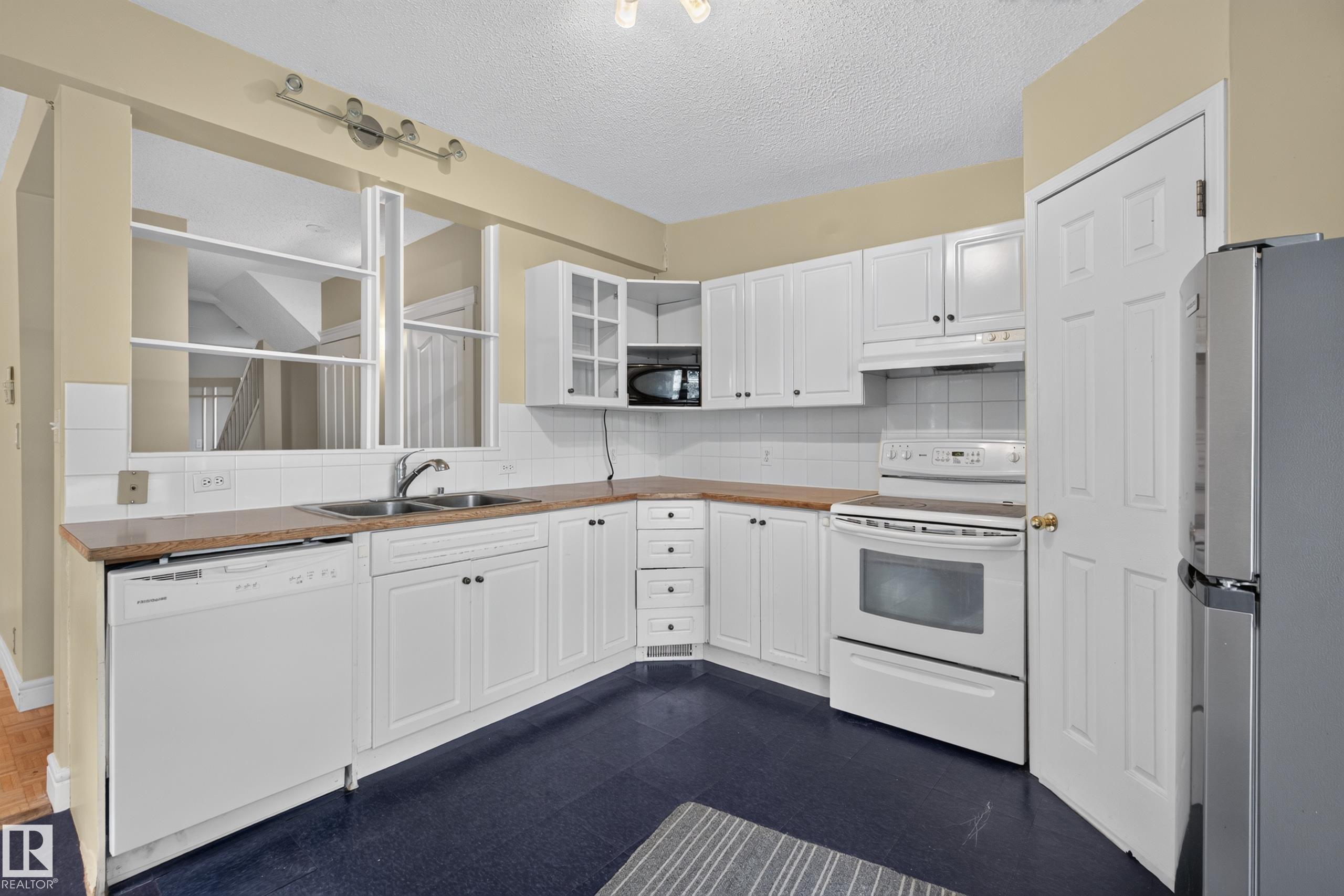 https://zimg.paragon.ice.com/ParagonImages/Property/PM/RAE/225407328/31/0/0/232d1cf51d862688dd7c7638a00d3e48/1/2ff7dfa8789c35f3c22c999f13d0458b/225407328-4786a29f-0d78-41e6-ae28-1a532db149de.JPG