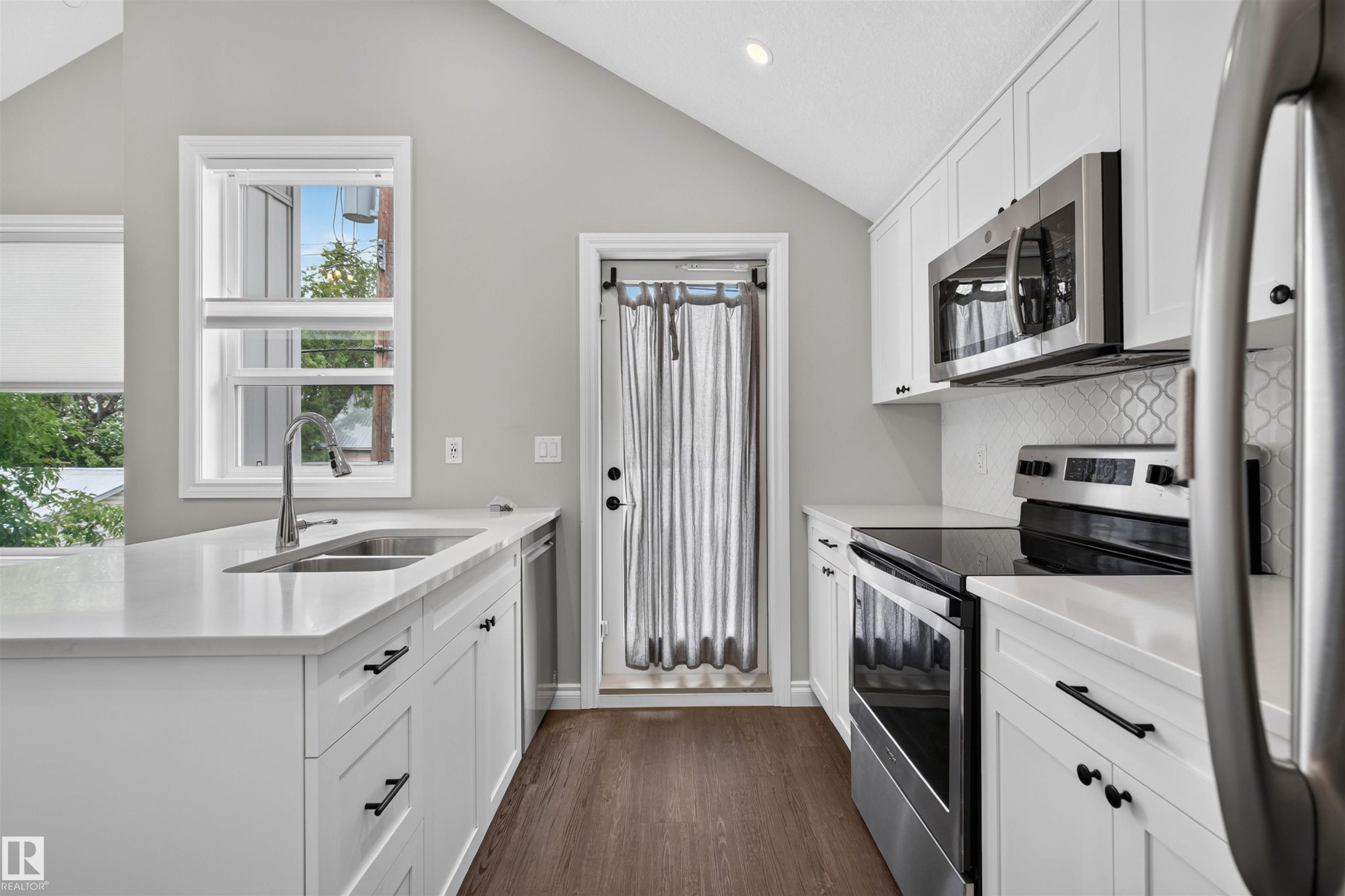 https://zimg.paragon.ice.com/ParagonImages/Property/PM/RAE/225407328/9/0/0/194976e37357dd41f97b06d04bd190ba/1/2ff7dfa8789c35f3c22c999f13d0458b/225407328-5535f3d3-f359-440b-9d60-7d776e7d5768.JPG