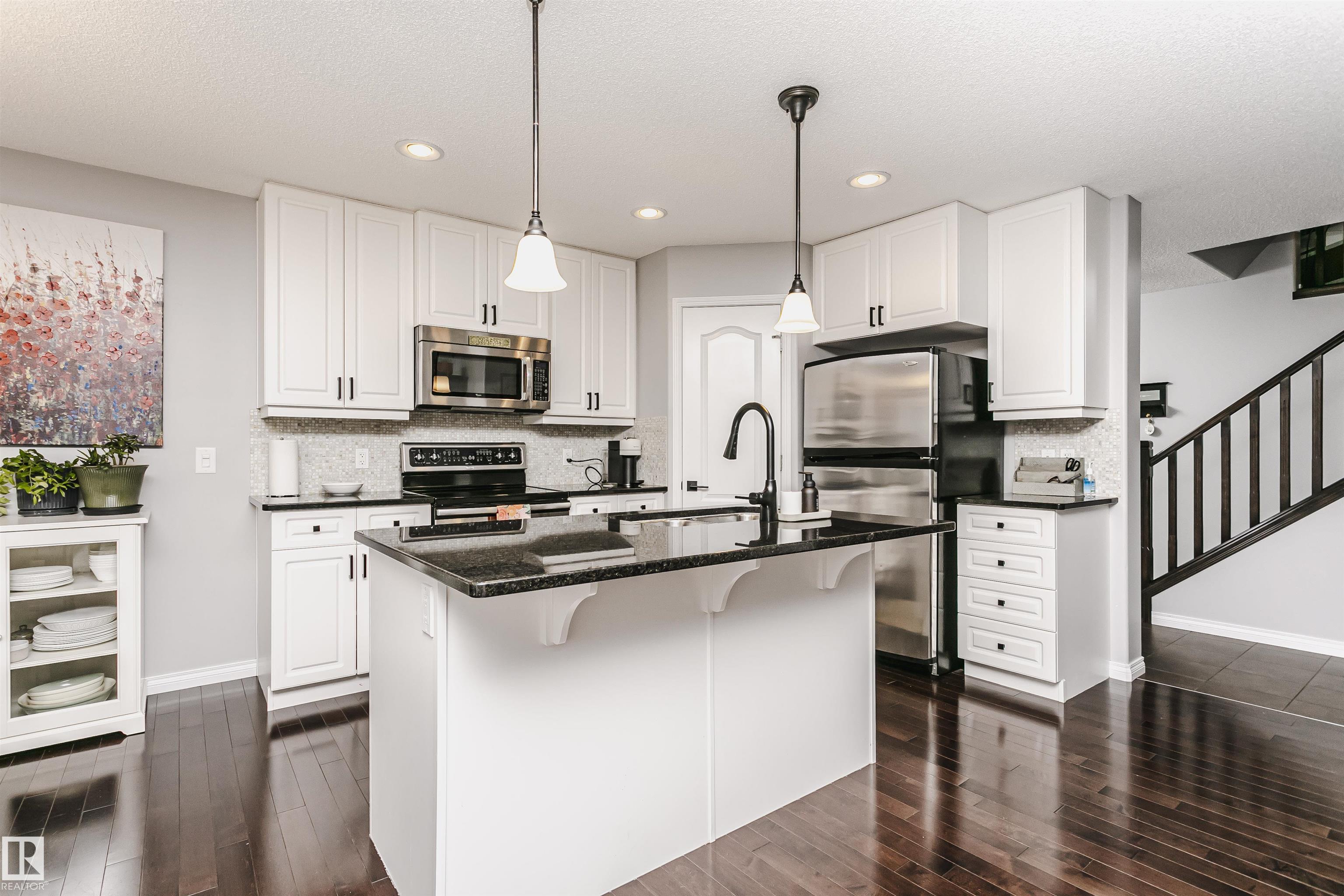 Photo 4 at 34 Norwood Close, North Ridge, St. Albert
