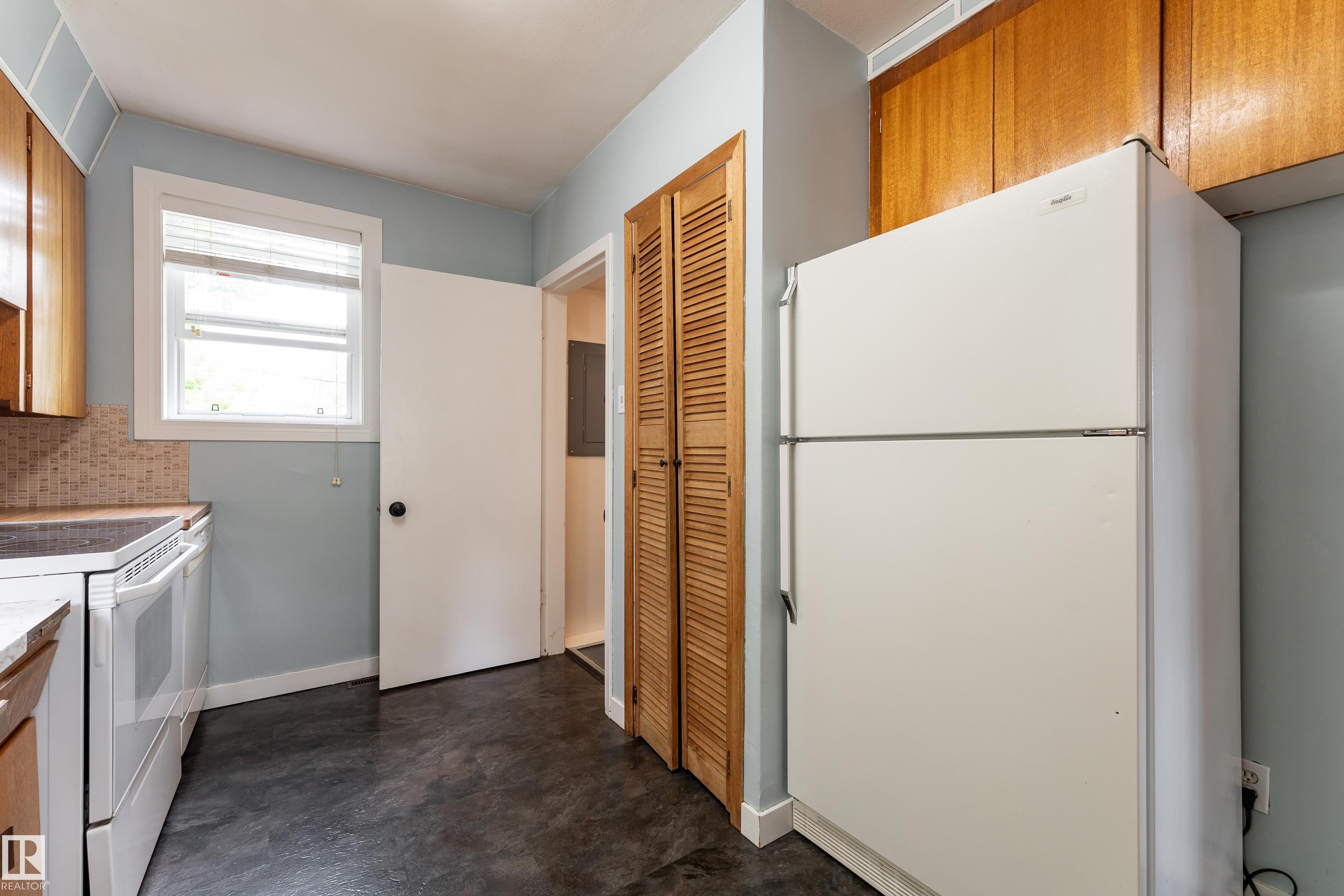 Photo 15 at 7528 82 Avenue NW, Idylwylde, Edmonton