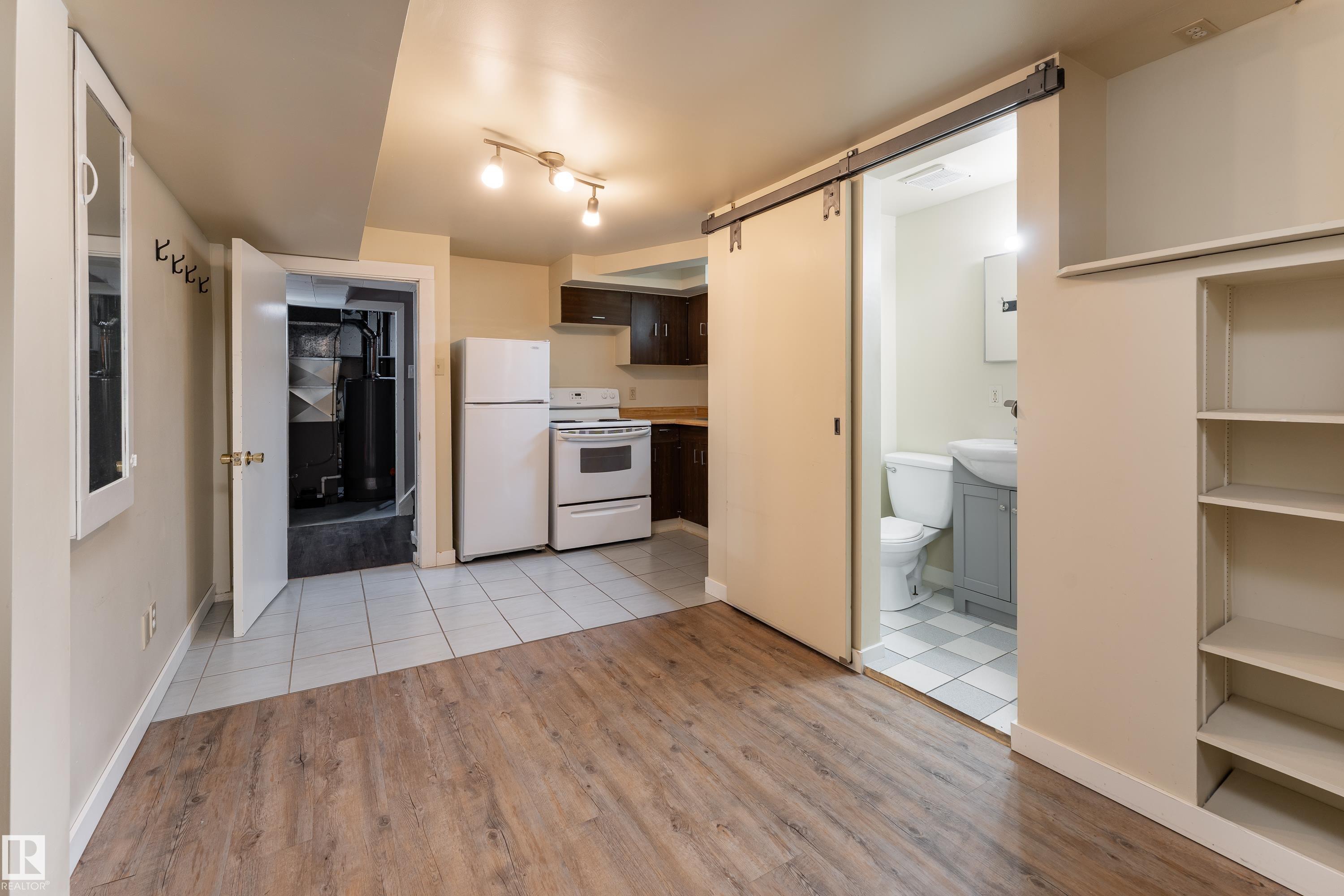 Photo 37 at 7528 82 Avenue NW, Idylwylde, Edmonton