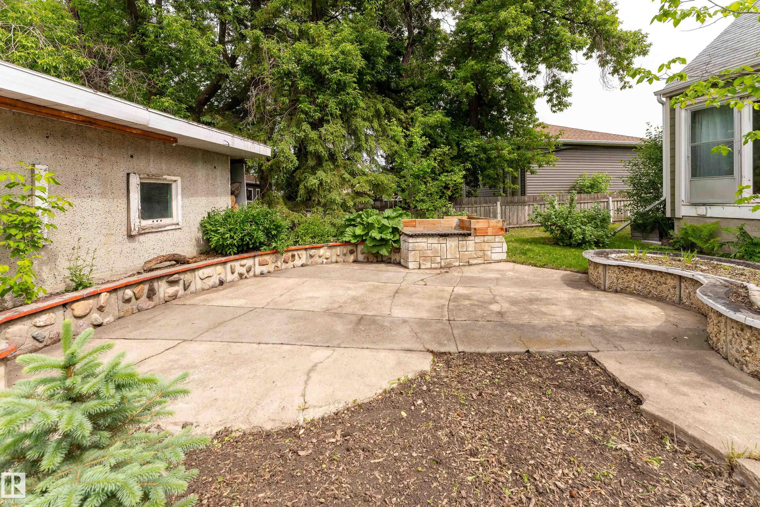 Photo 48 at 7528 82 Avenue NW, Idylwylde, Edmonton