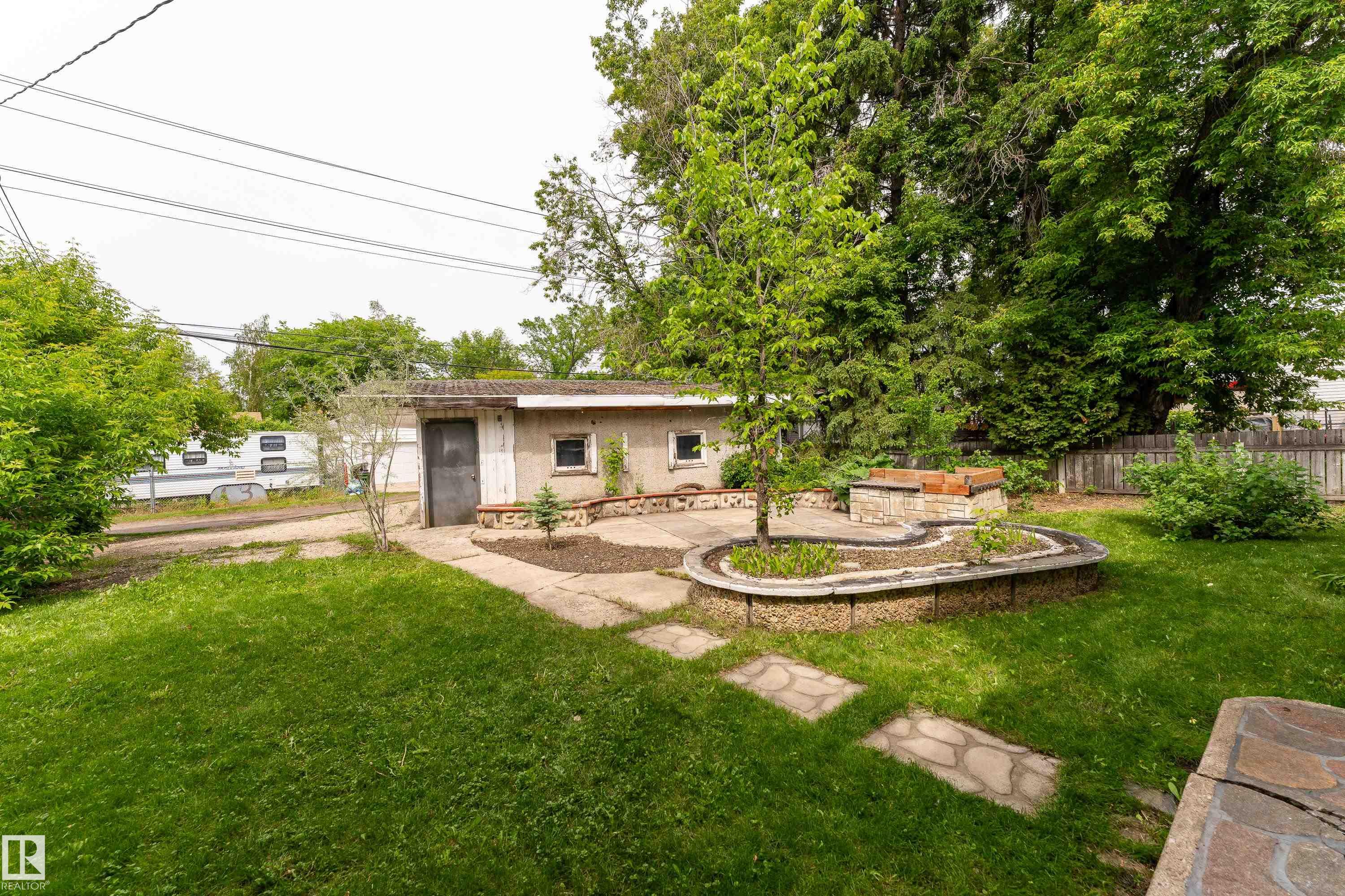 Photo 49 at 7528 82 Avenue NW, Idylwylde, Edmonton