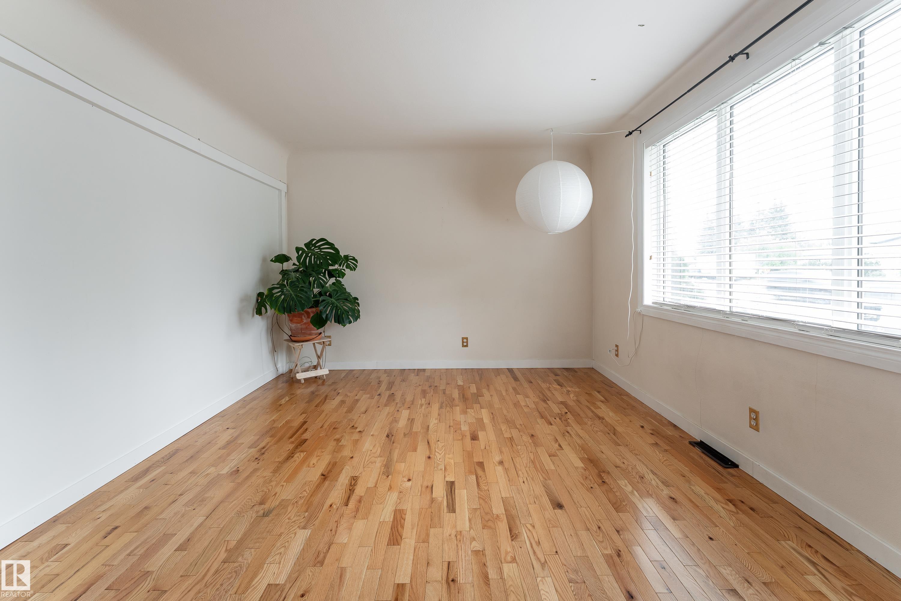Photo 6 at 7528 82 Avenue NW, Idylwylde, Edmonton
