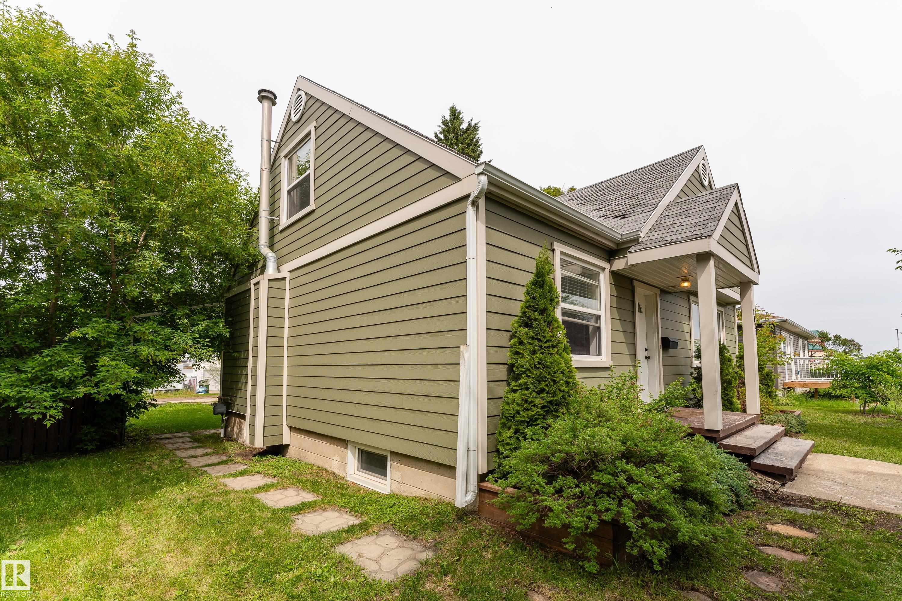 Photo 54 at 7528 82 Avenue NW, Idylwylde, Edmonton