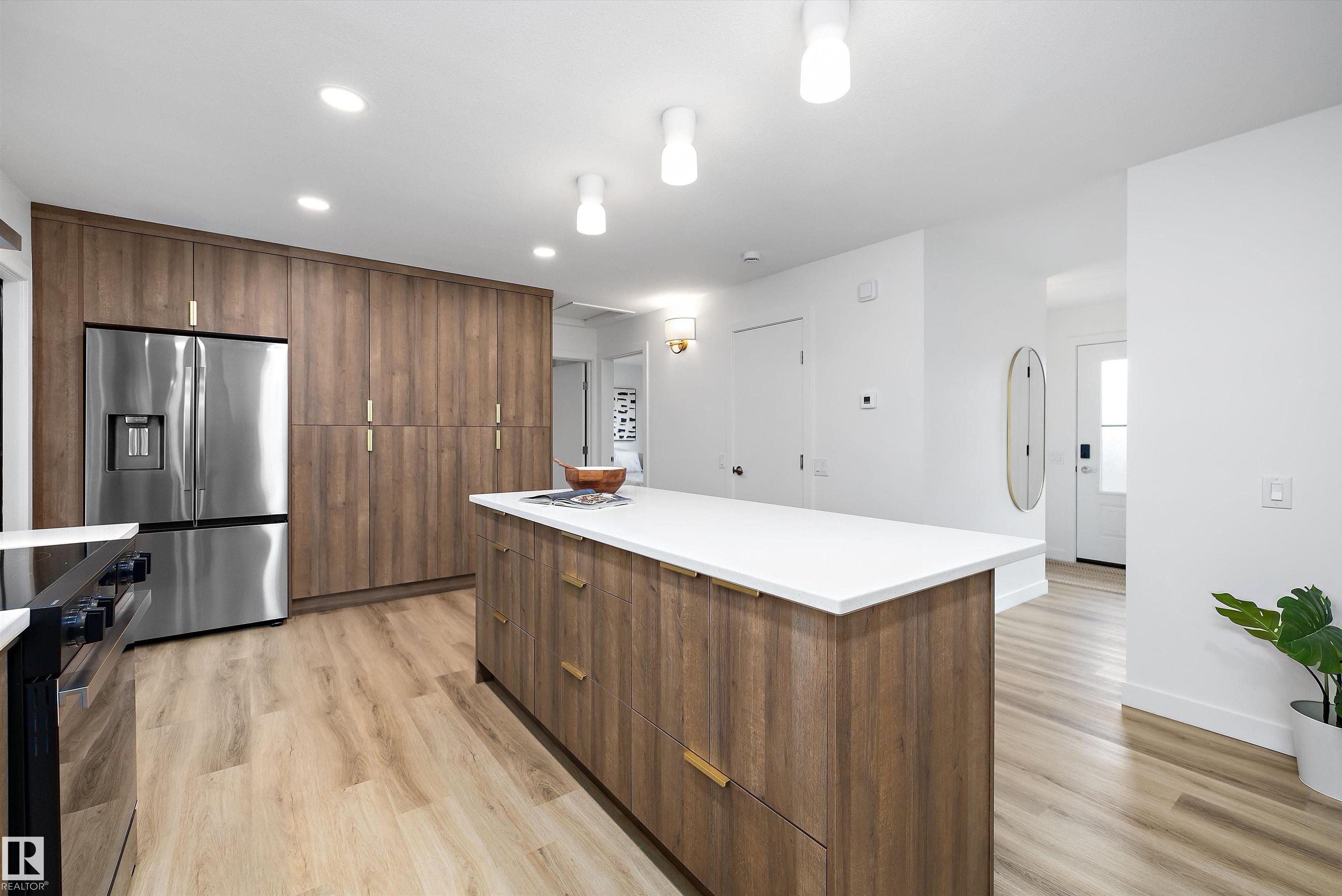 Photo 11 at 7004 93 Avenue NW, Ottewell, Edmonton