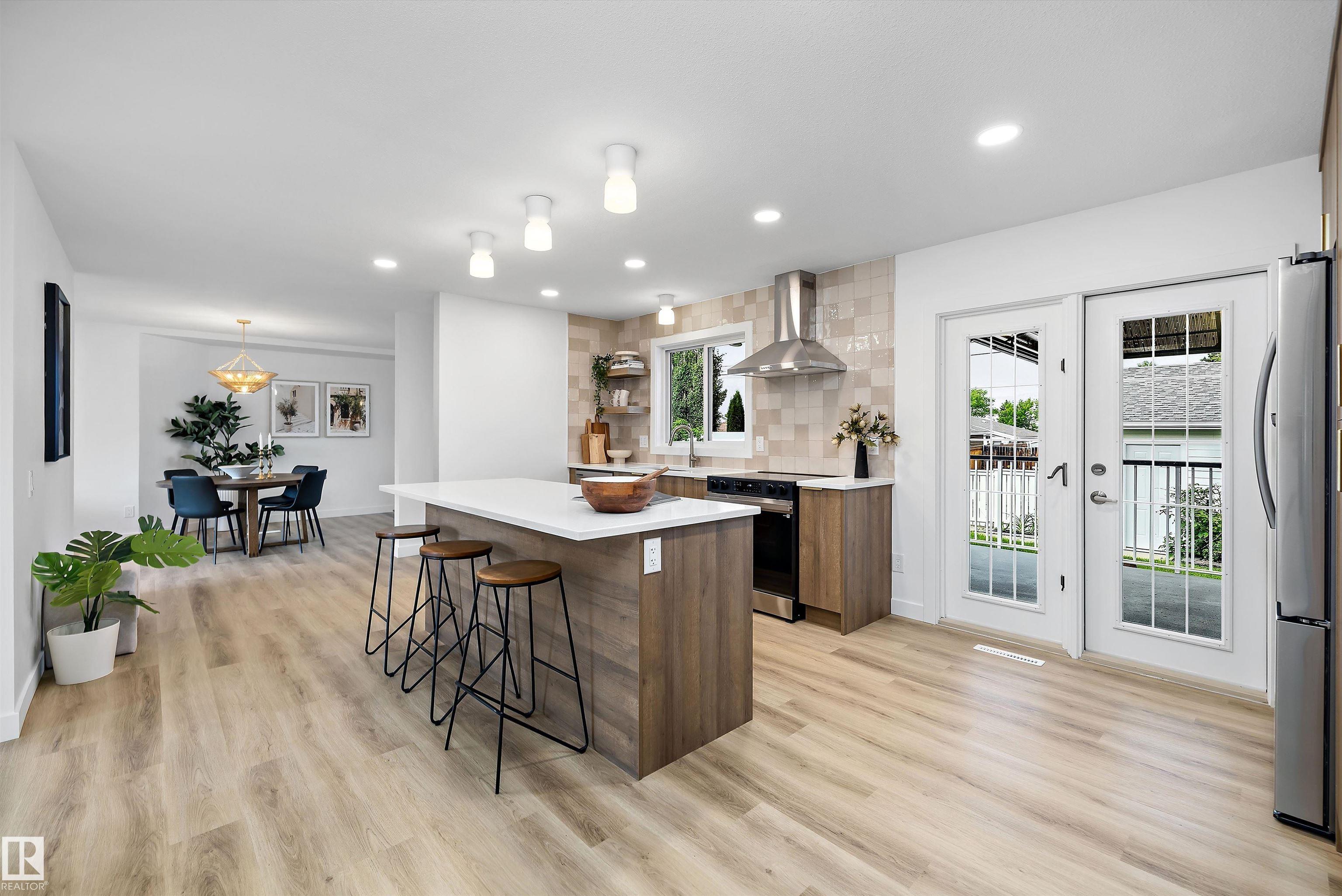 Photo 12 at 7004 93 Avenue NW, Ottewell, Edmonton