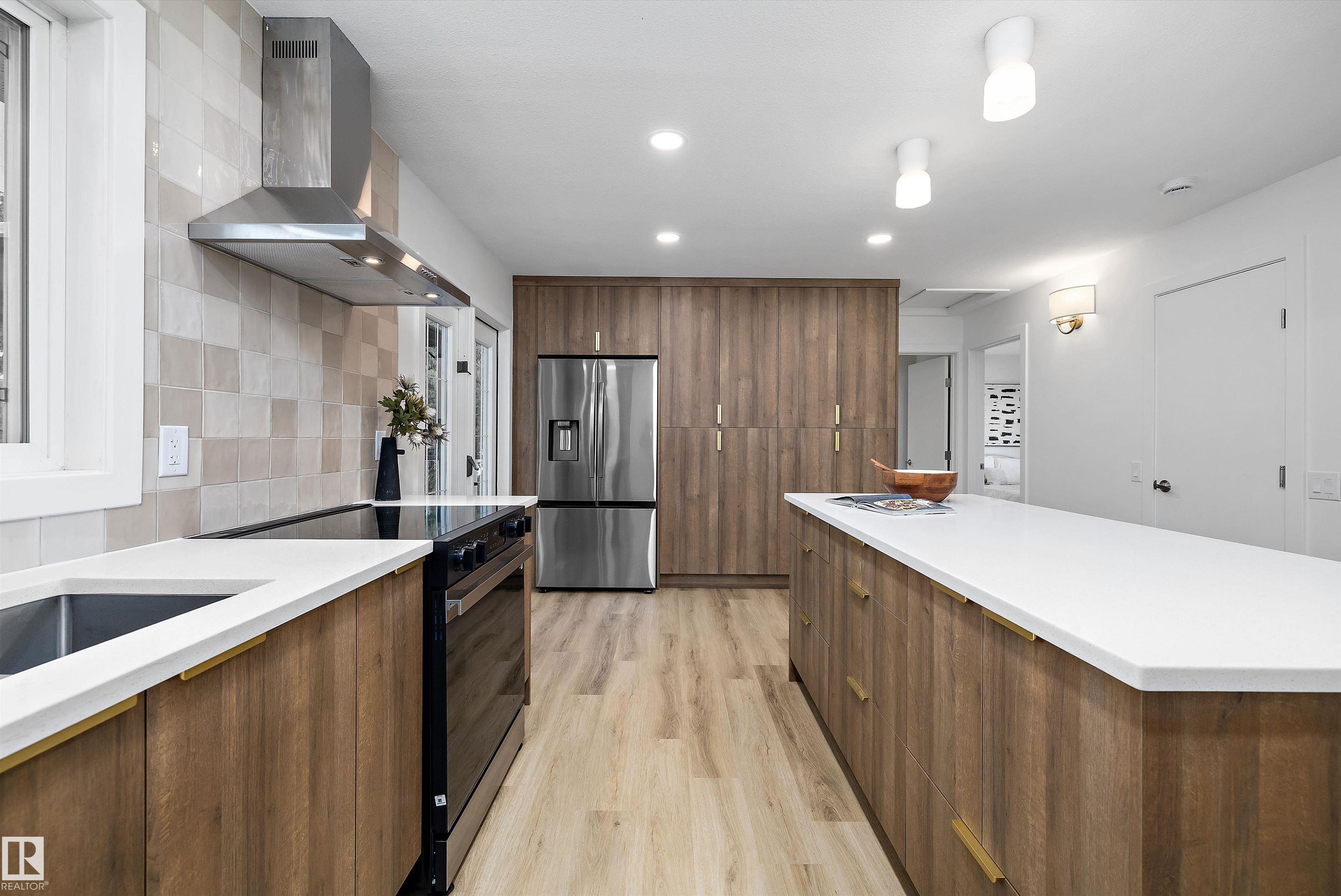 Photo 10 at 7004 93 Avenue NW, Ottewell, Edmonton