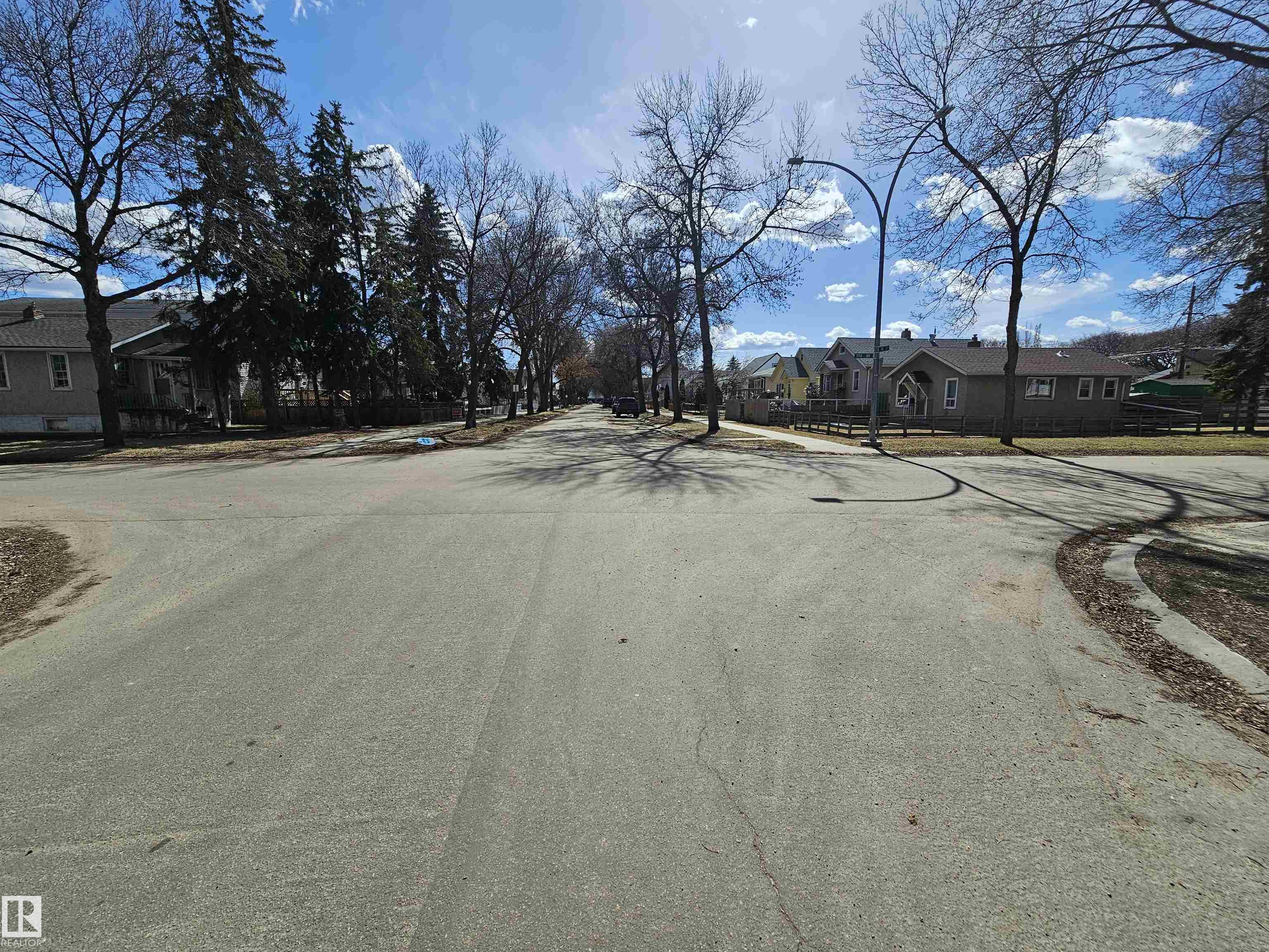 Photo 3 at 11406 88 Street NW, Parkdale, Edmonton