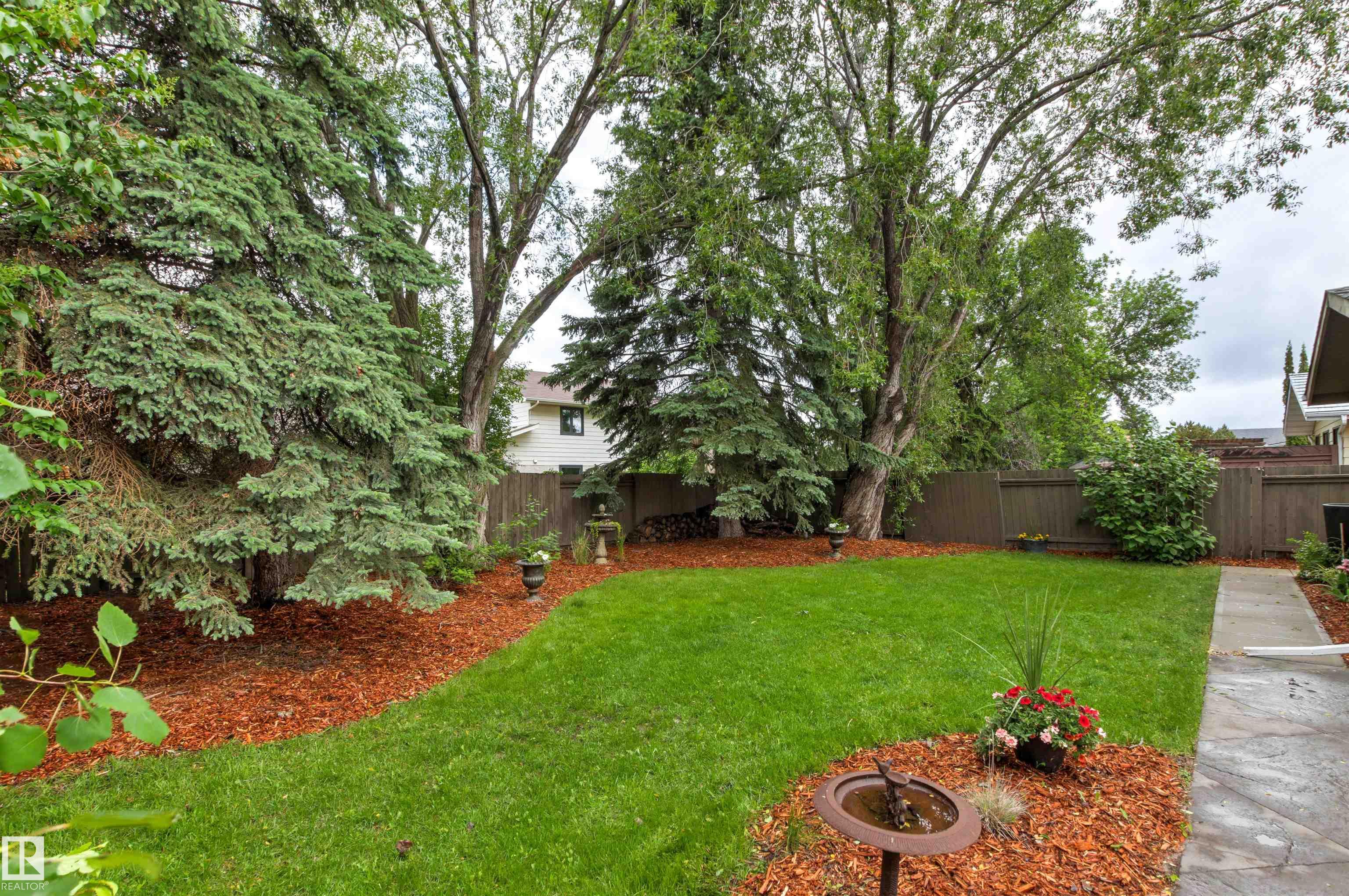 Photo 8 at 155 Gariepy Crescent NW, Gariepy, Edmonton