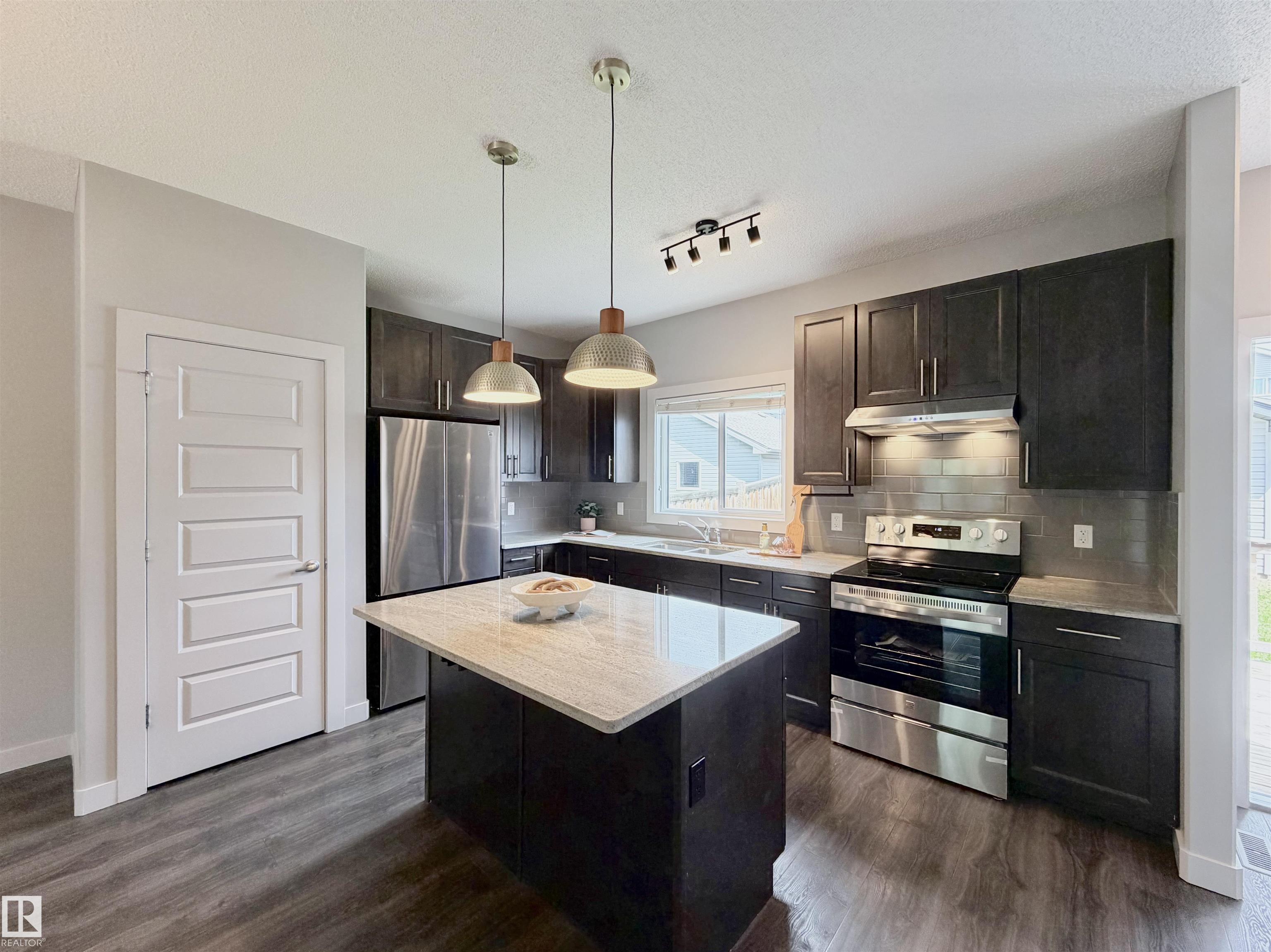 Photo 12 at 6925 Cardinal Wynd SW, Chappelle Area, Edmonton