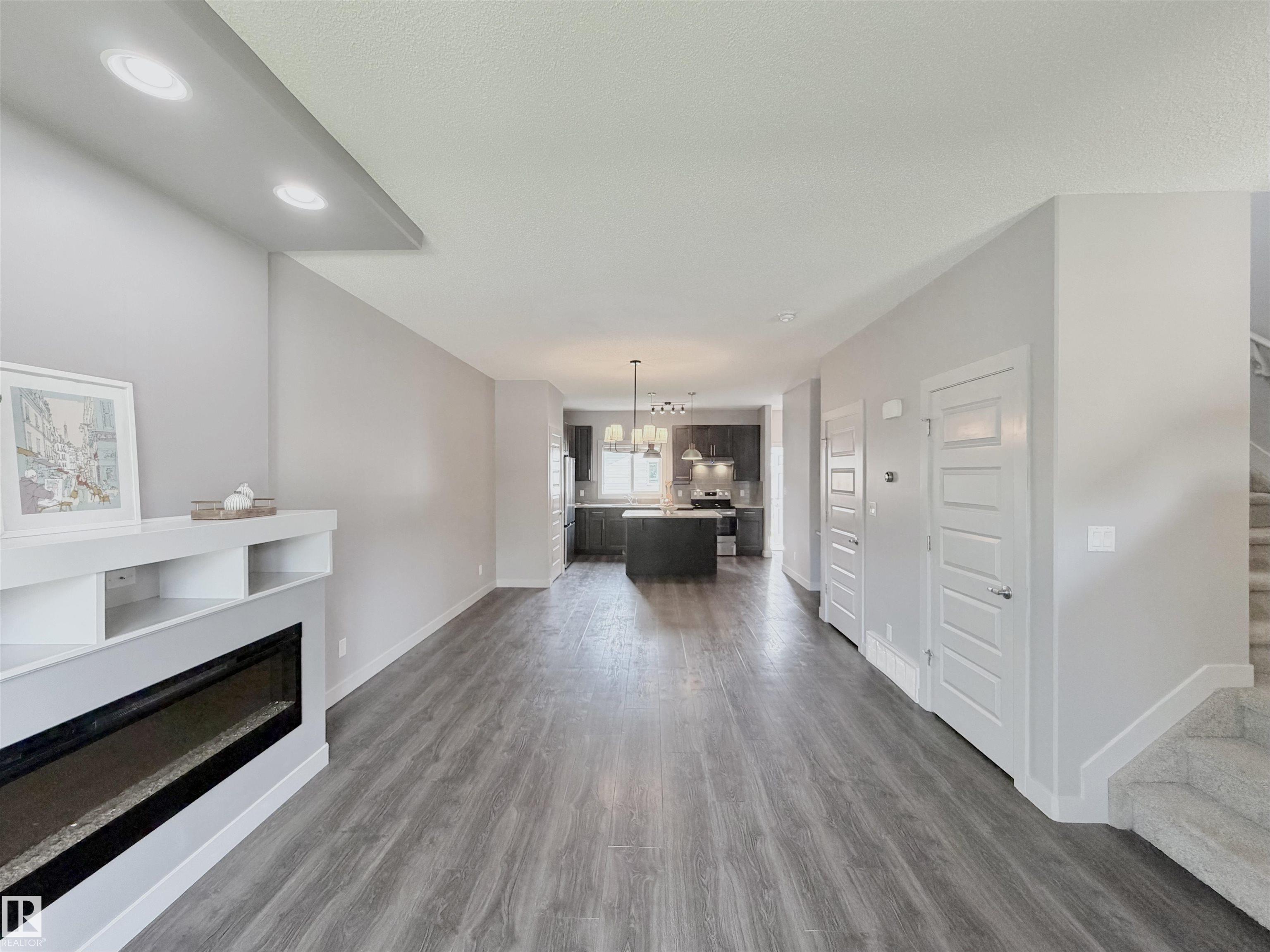 Photo 5 at 6925 Cardinal Wynd SW, Chappelle Area, Edmonton