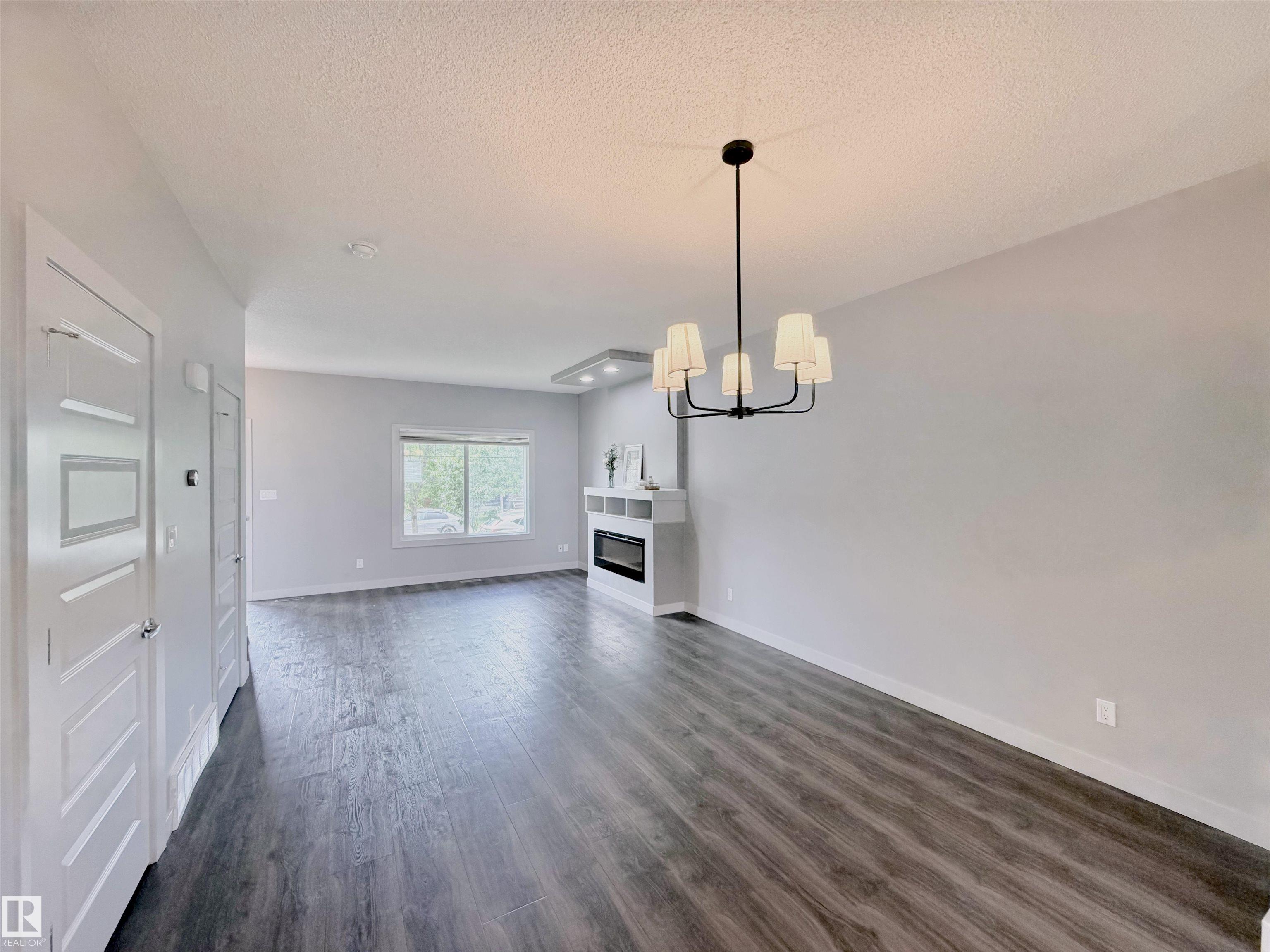 Photo 7 at 6925 Cardinal Wynd SW, Chappelle Area, Edmonton