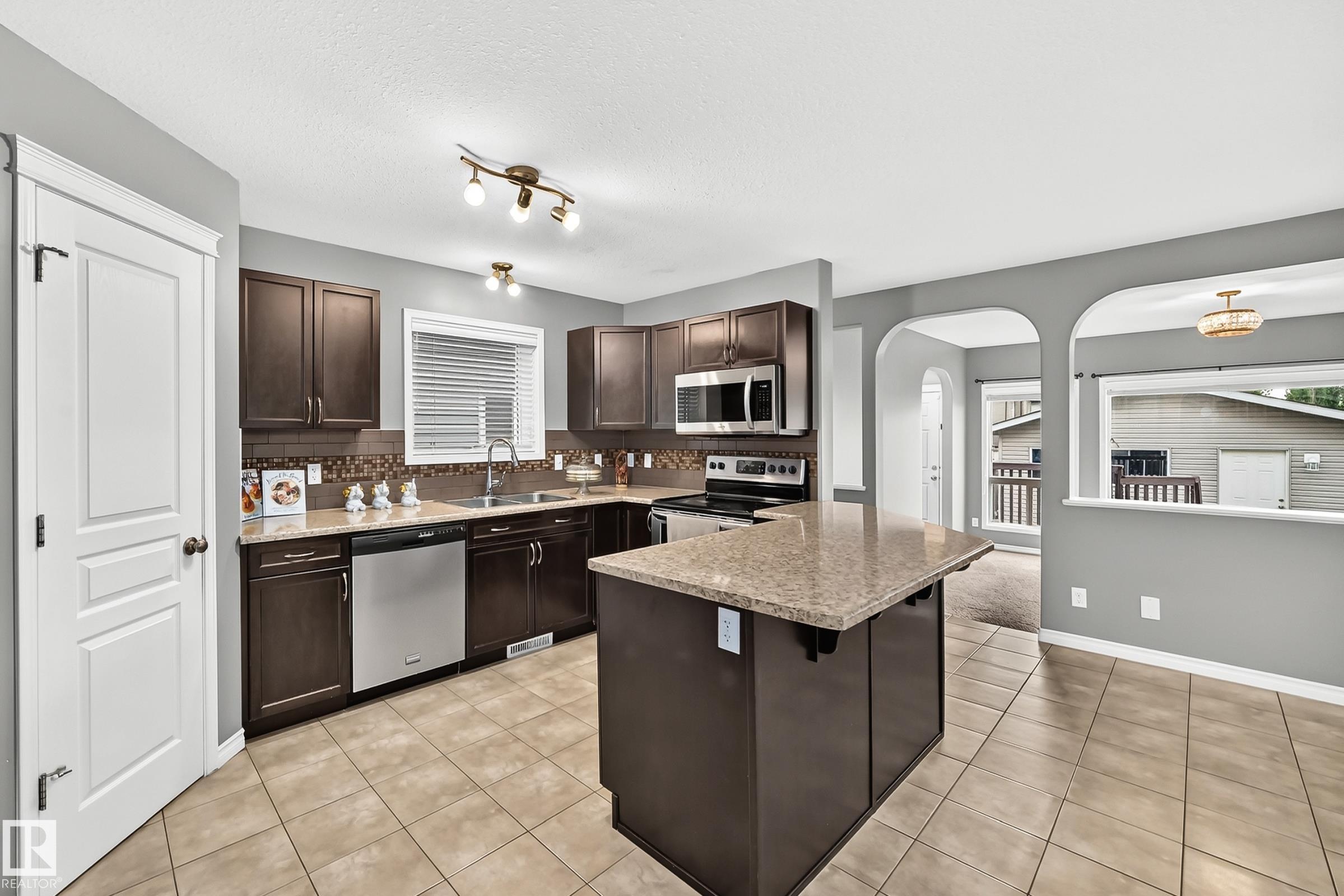 Photo 9 at 430 Hemingway Road NW, The Hamptons, Edmonton