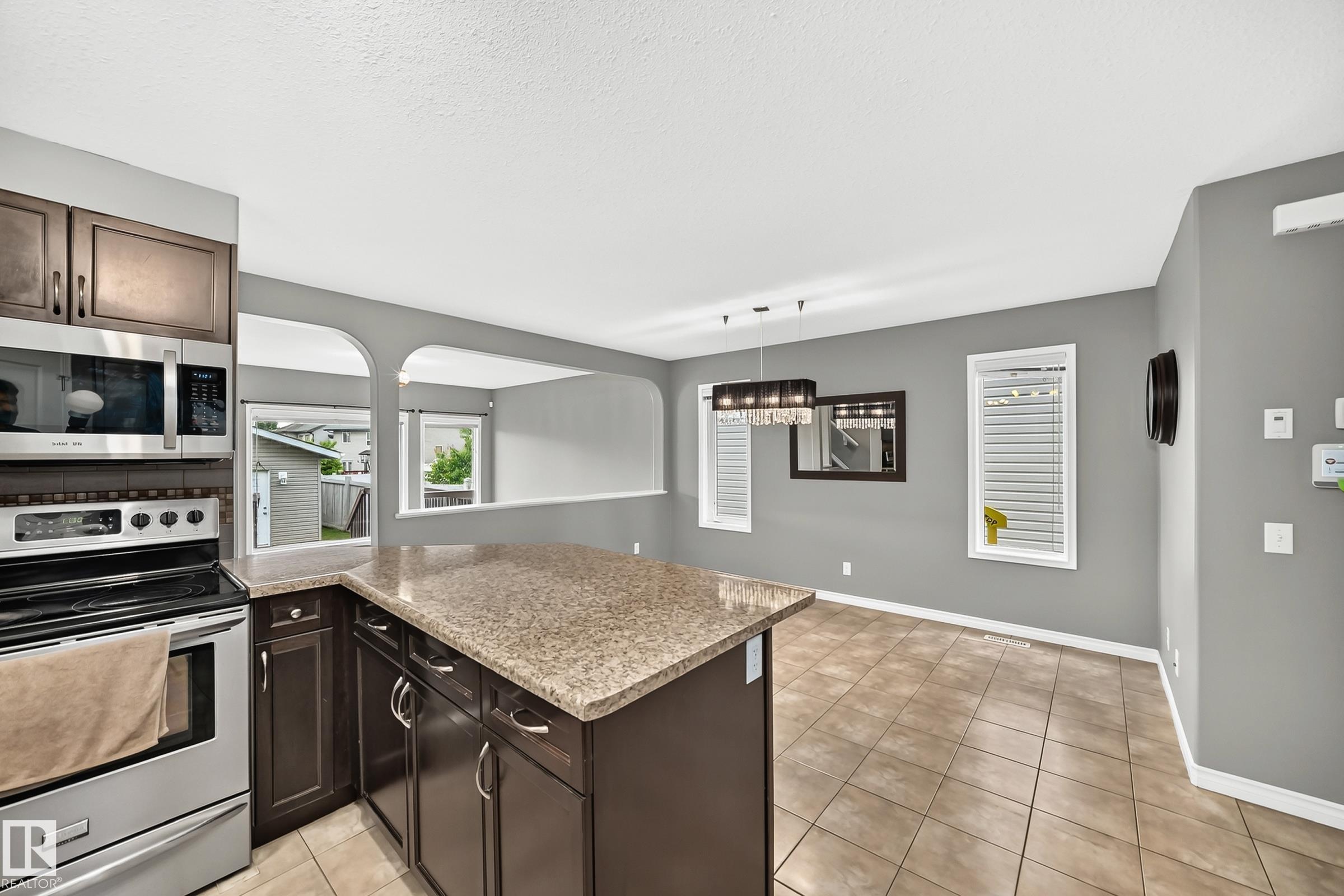Photo 10 at 430 Hemingway Road NW, The Hamptons, Edmonton