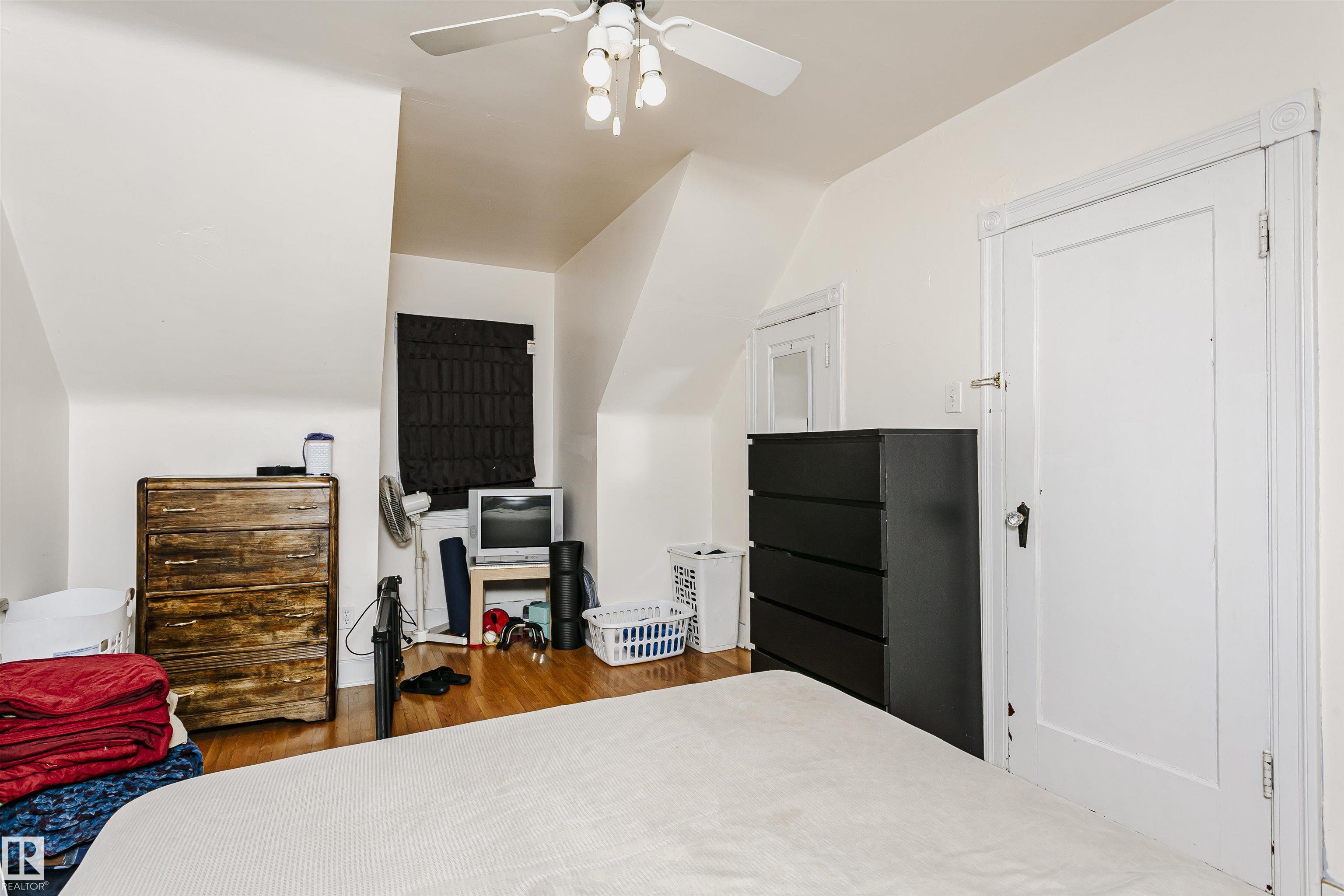 Photo 18 at 11105 81 Avenue NW, Garneau, Edmonton