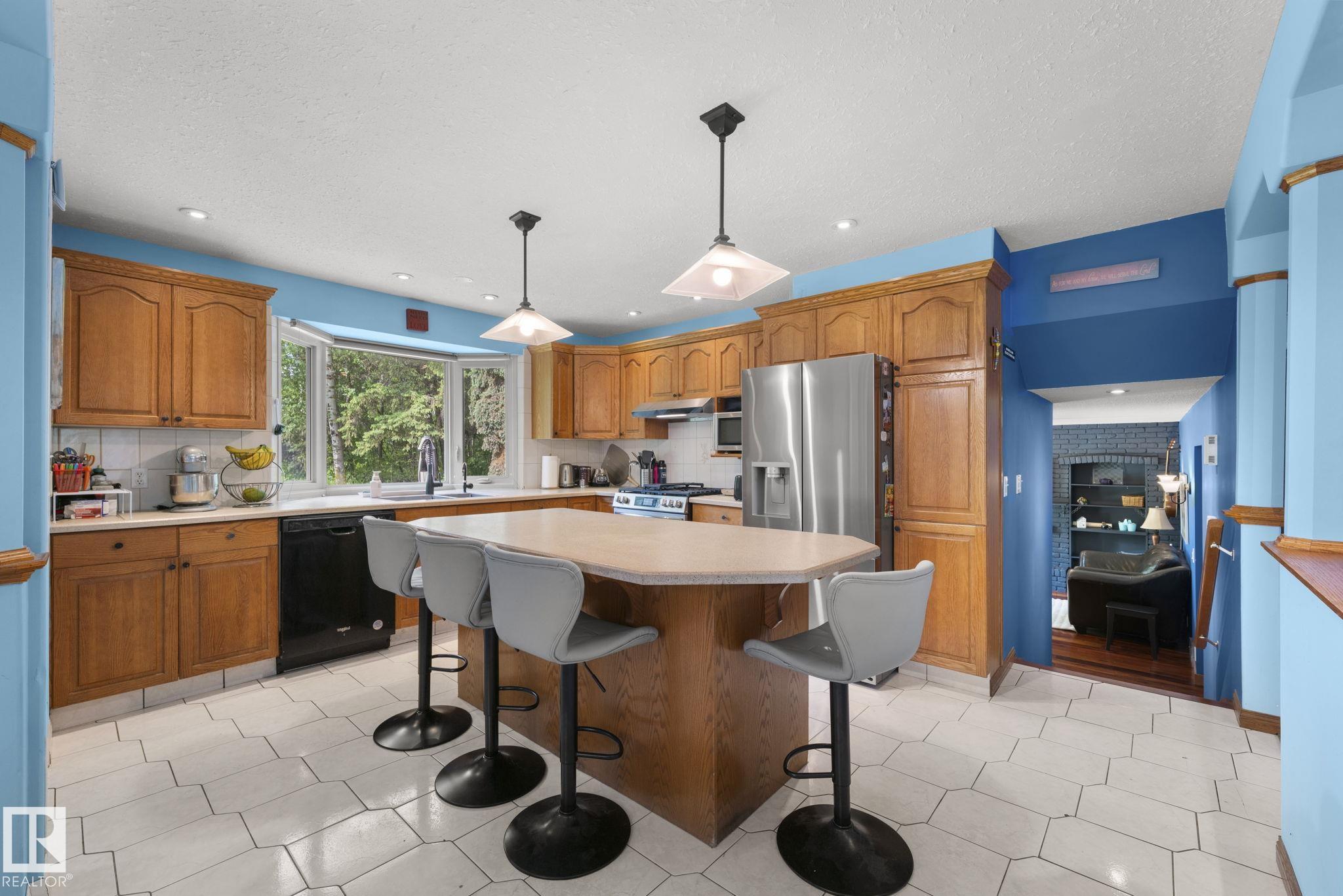 Photo 16 at 265 - 22051 Twp Road 530, High Ridge Place, Rural Strathcona County