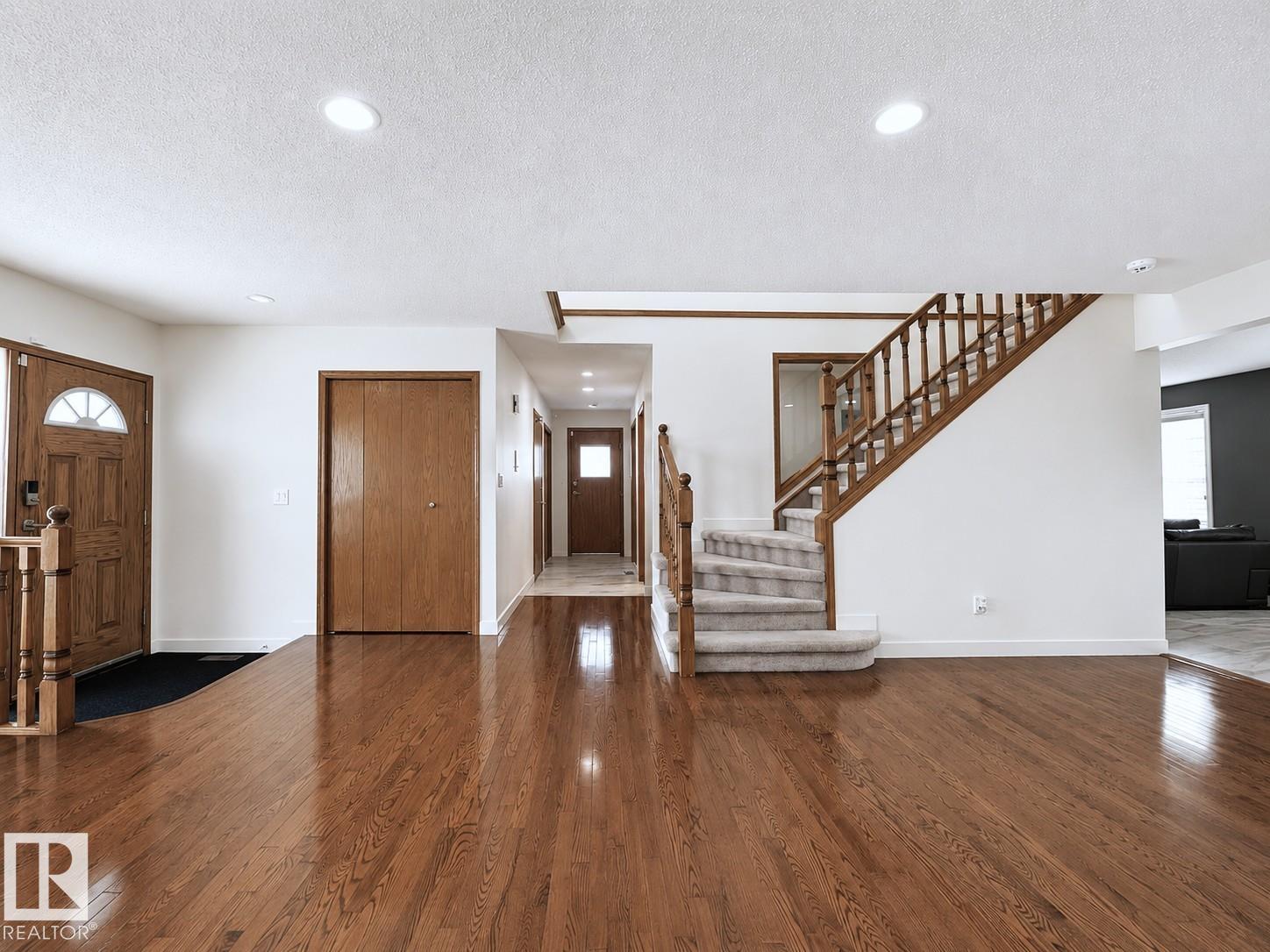 Photo 5 at 15235 61 Street NW, Mcleod, Edmonton