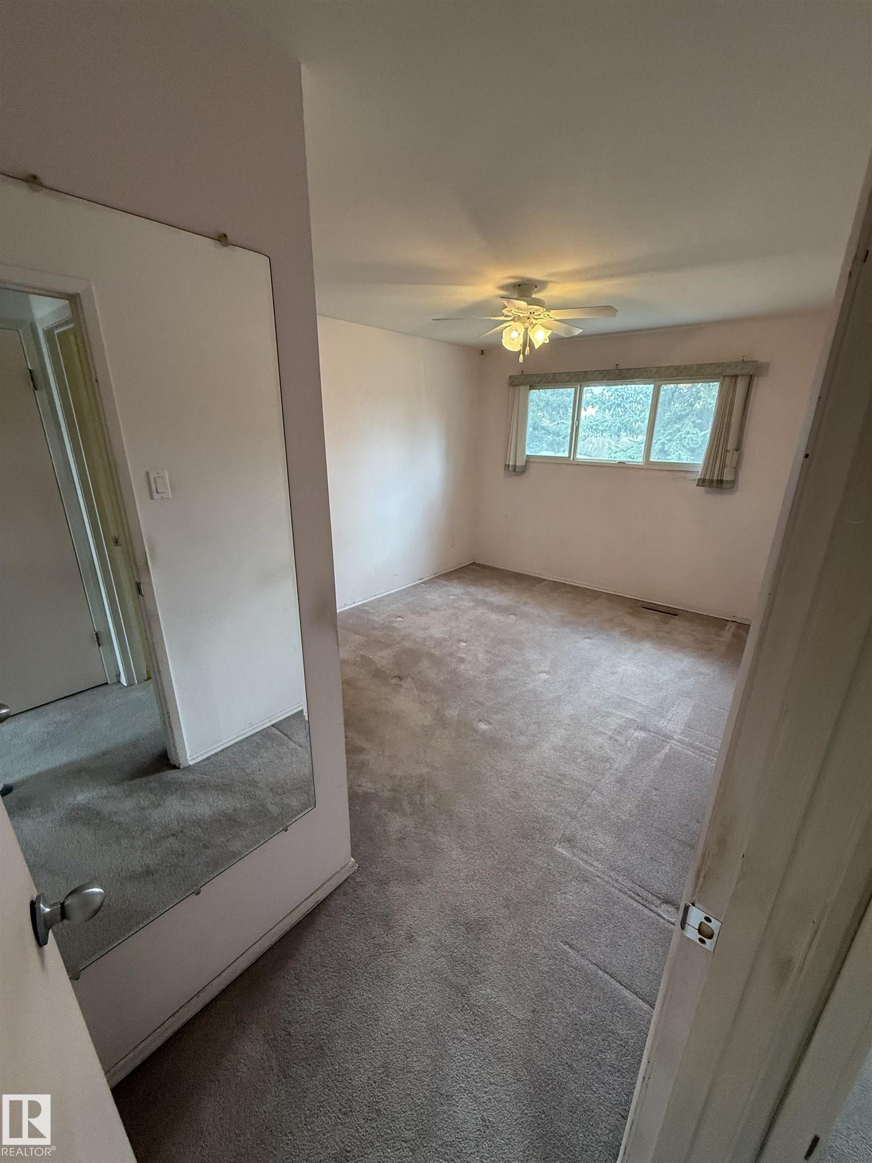 Photo 14 at 12916 95a Street NW, Killarney, Edmonton