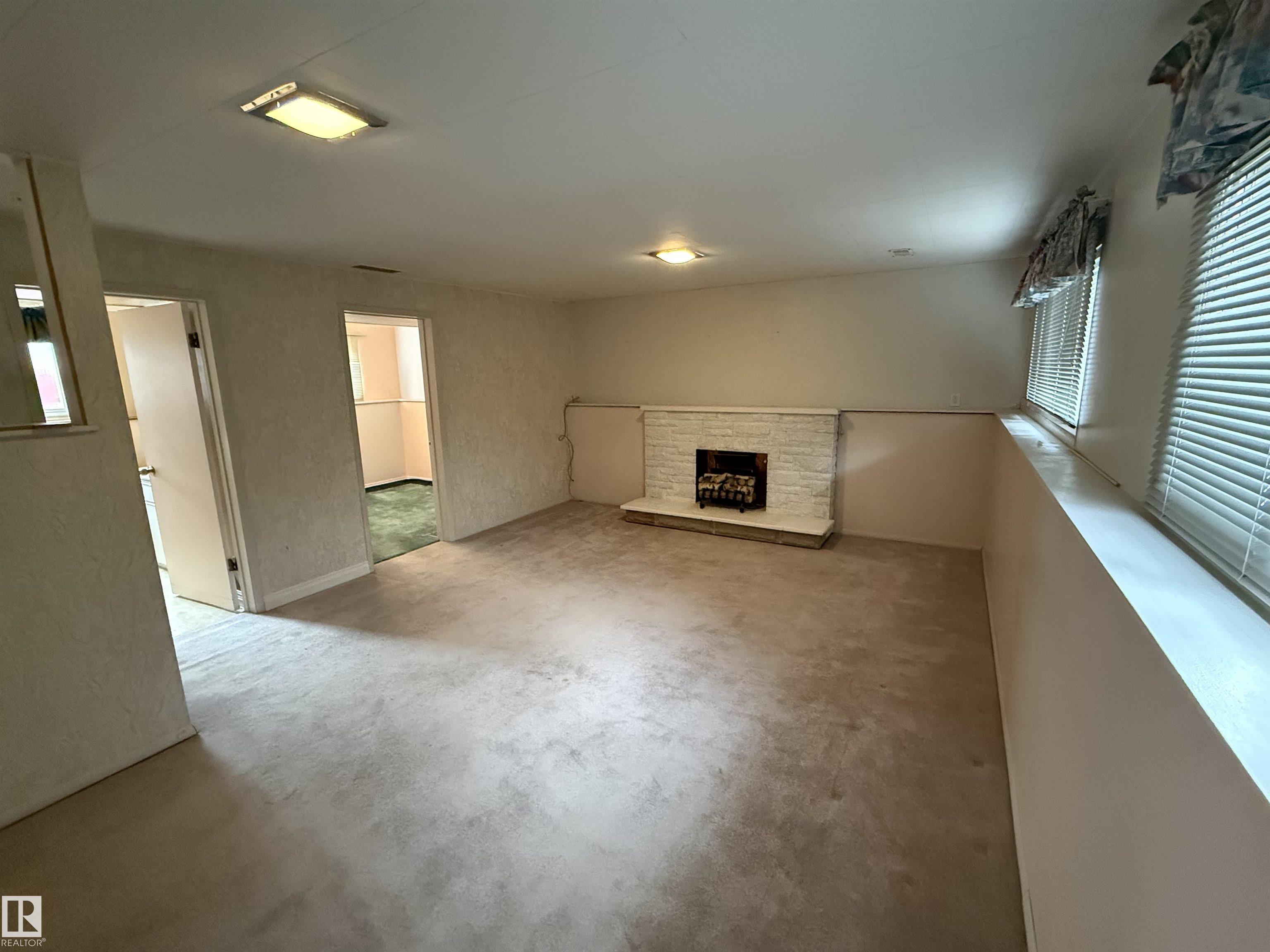 Photo 19 at 12916 95a Street NW, Killarney, Edmonton