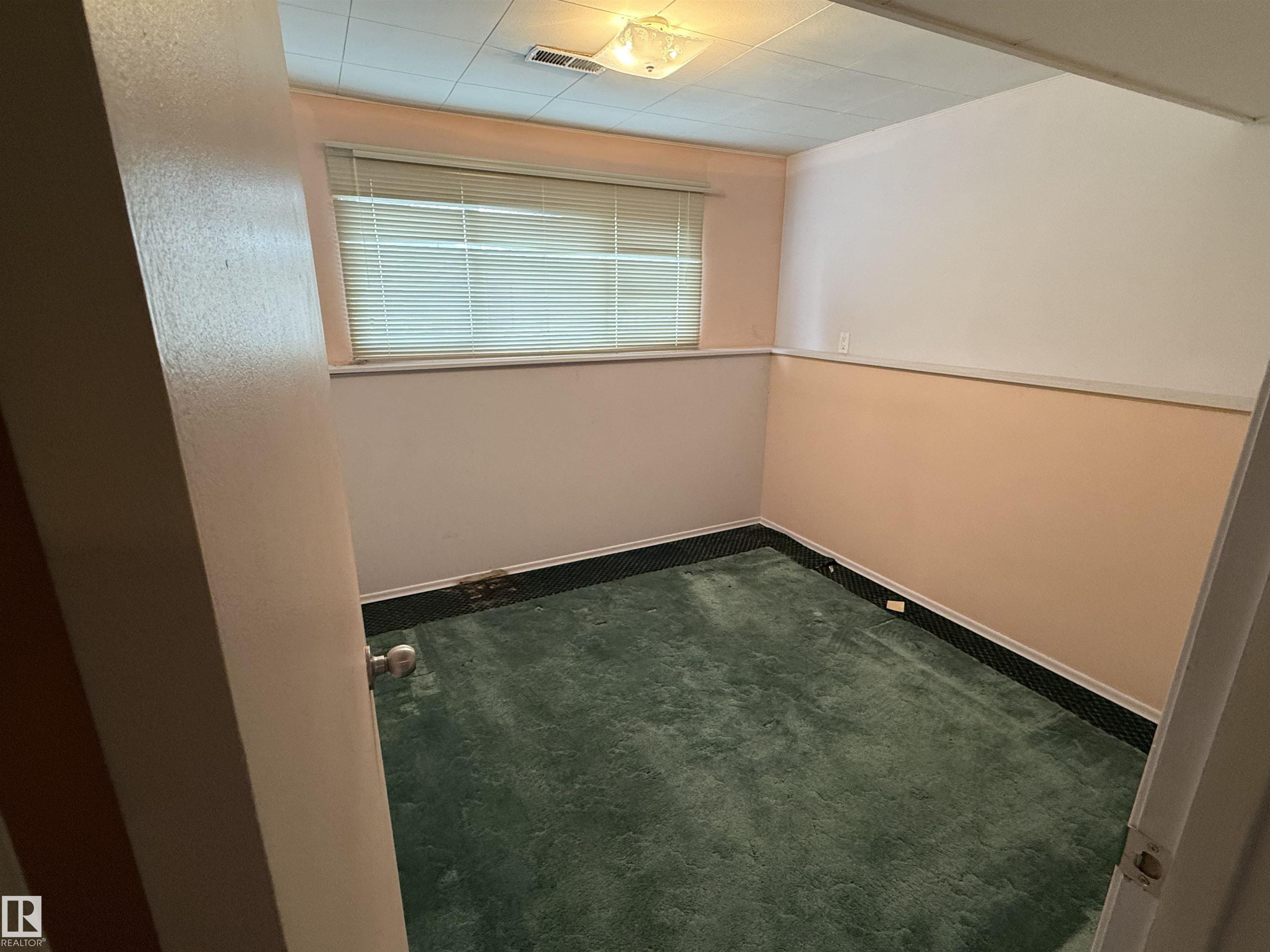 Photo 20 at 12916 95a Street NW, Killarney, Edmonton