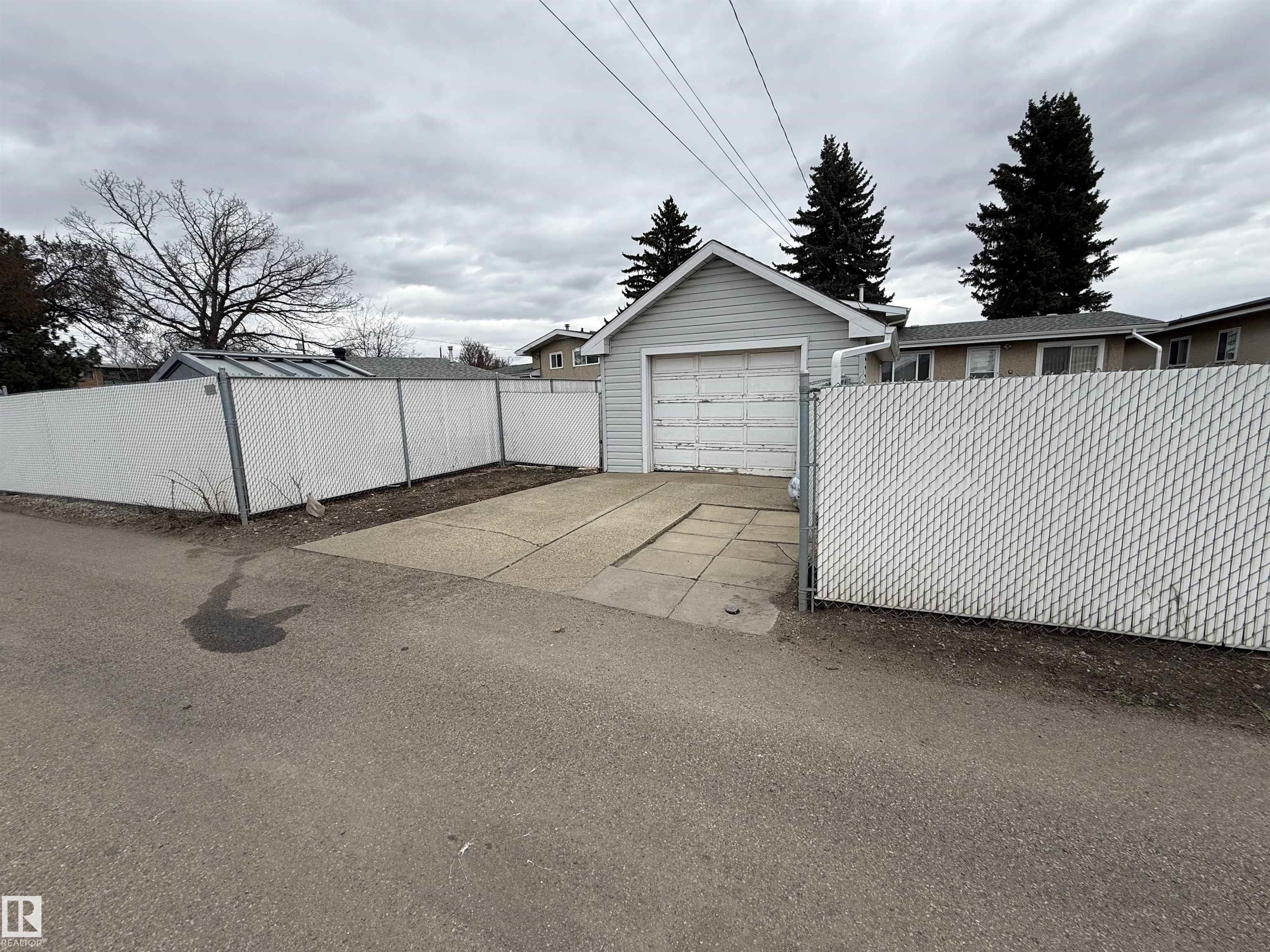 Photo 29 at 12916 95a Street NW, Killarney, Edmonton