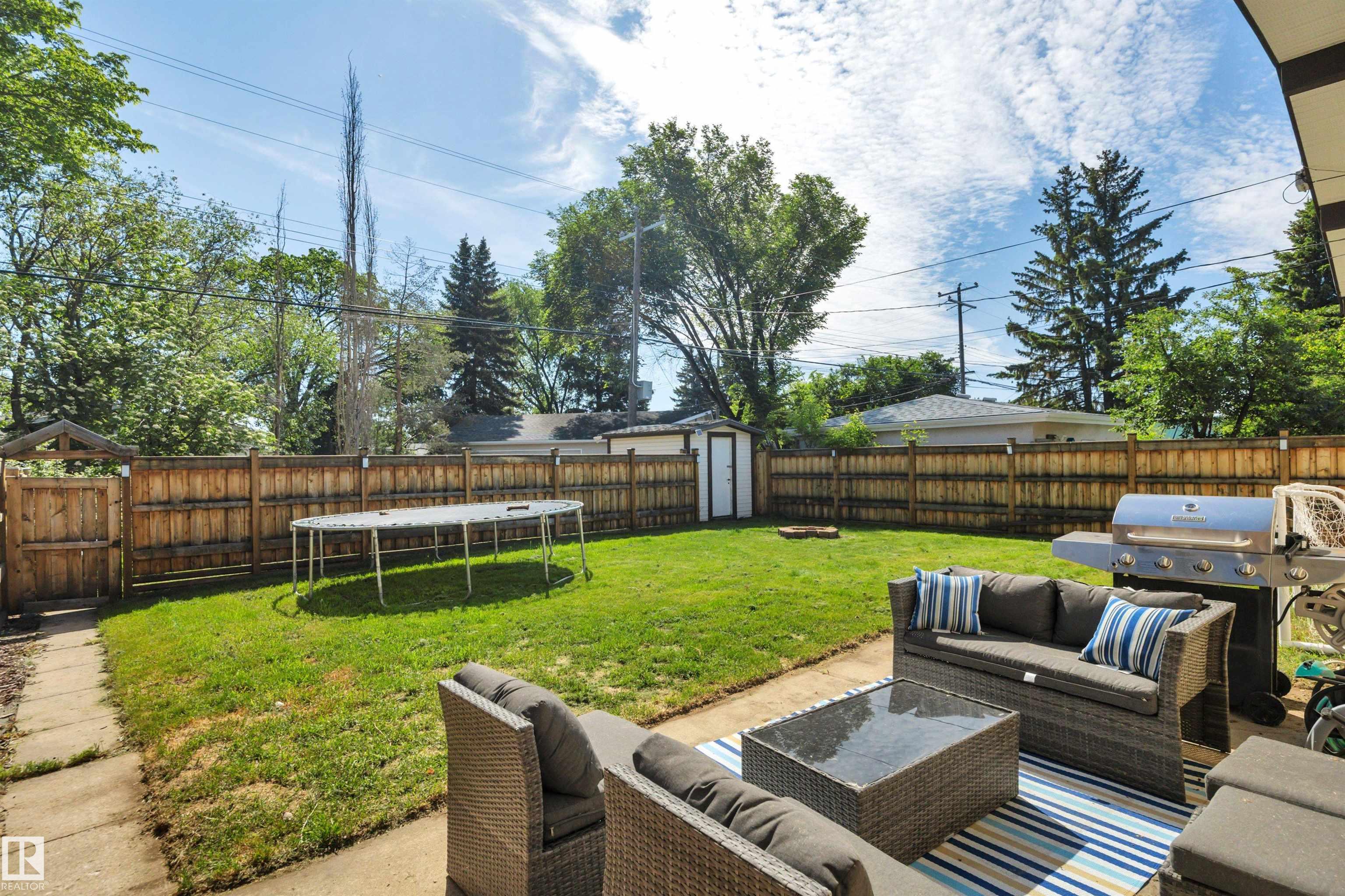 Photo 2 at 9835 74 Street NW, Terrace Heights, Edmonton