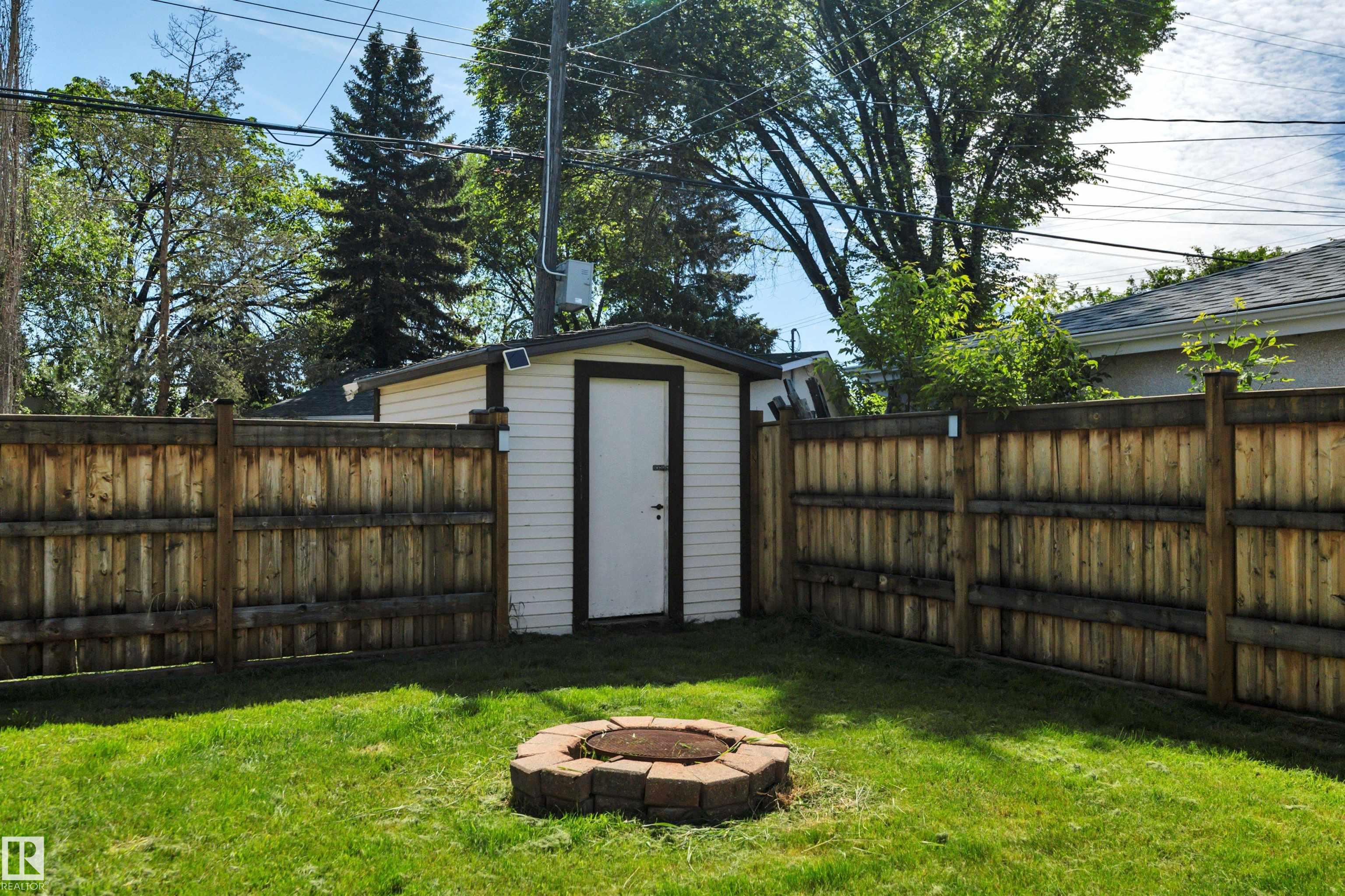 Photo 11 at 9835 74 Street NW, Terrace Heights, Edmonton