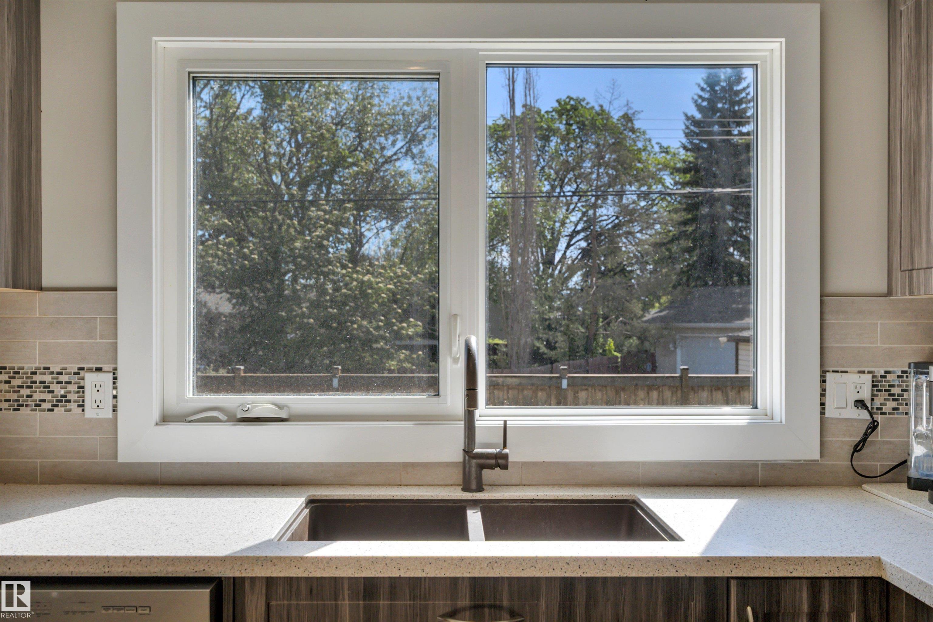 Photo 15 at 9835 74 Street NW, Terrace Heights, Edmonton