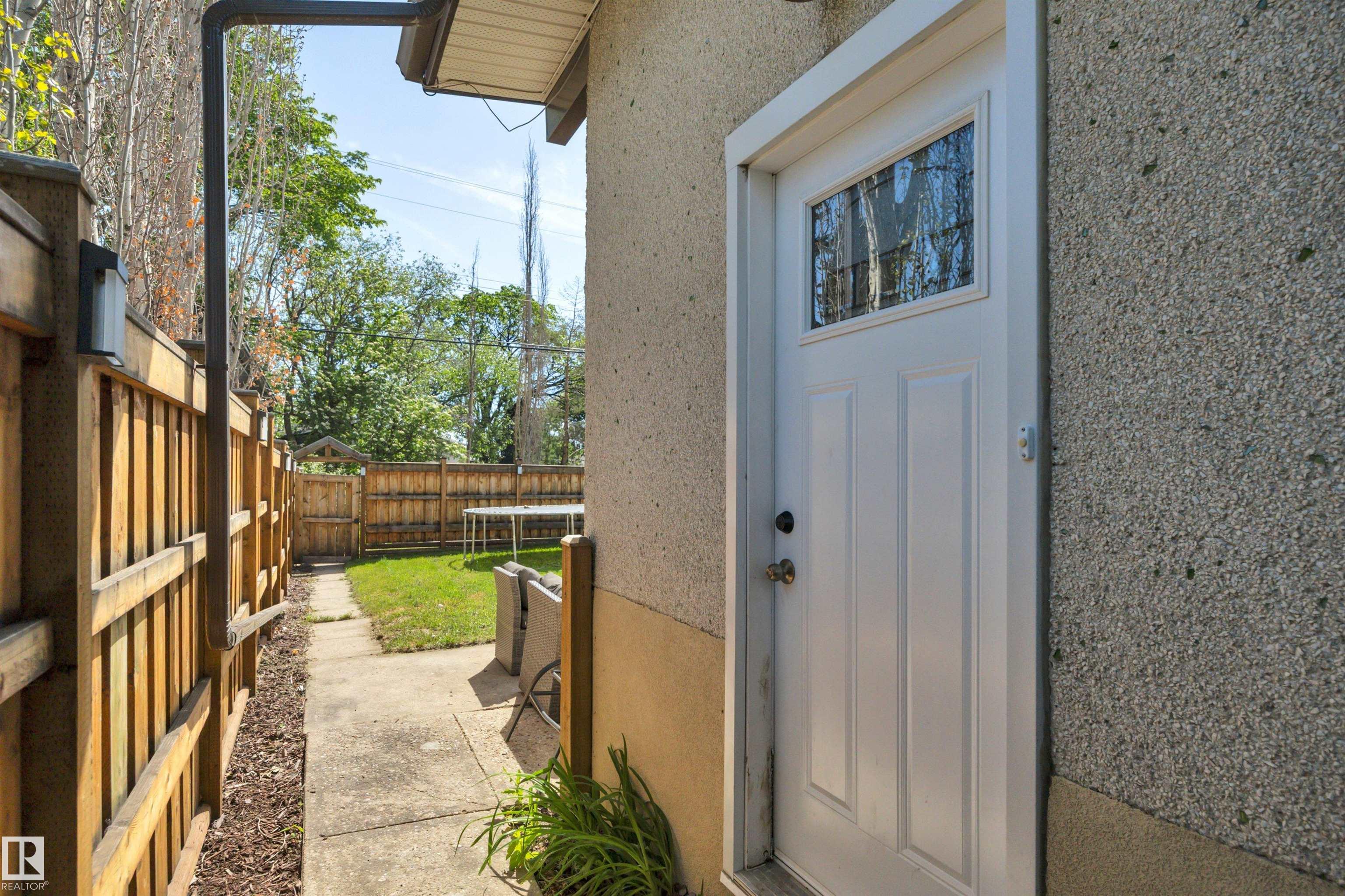 Photo 18 at 9835 74 Street NW, Terrace Heights, Edmonton