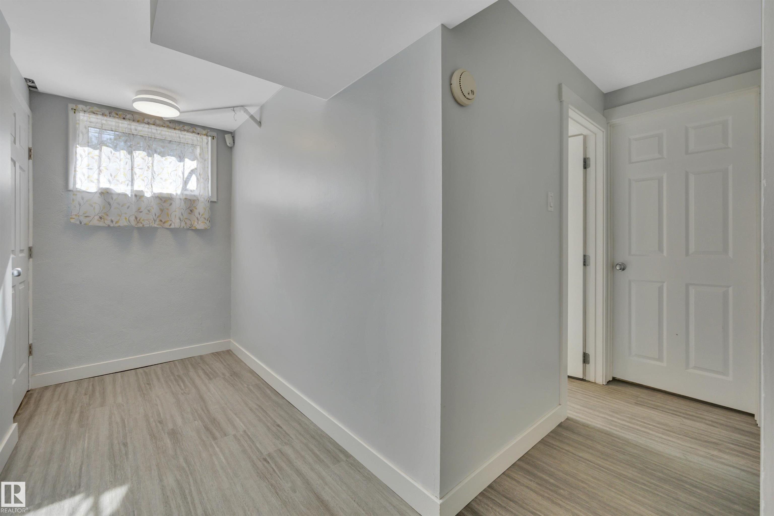Photo 37 at 9835 74 Street NW, Terrace Heights, Edmonton