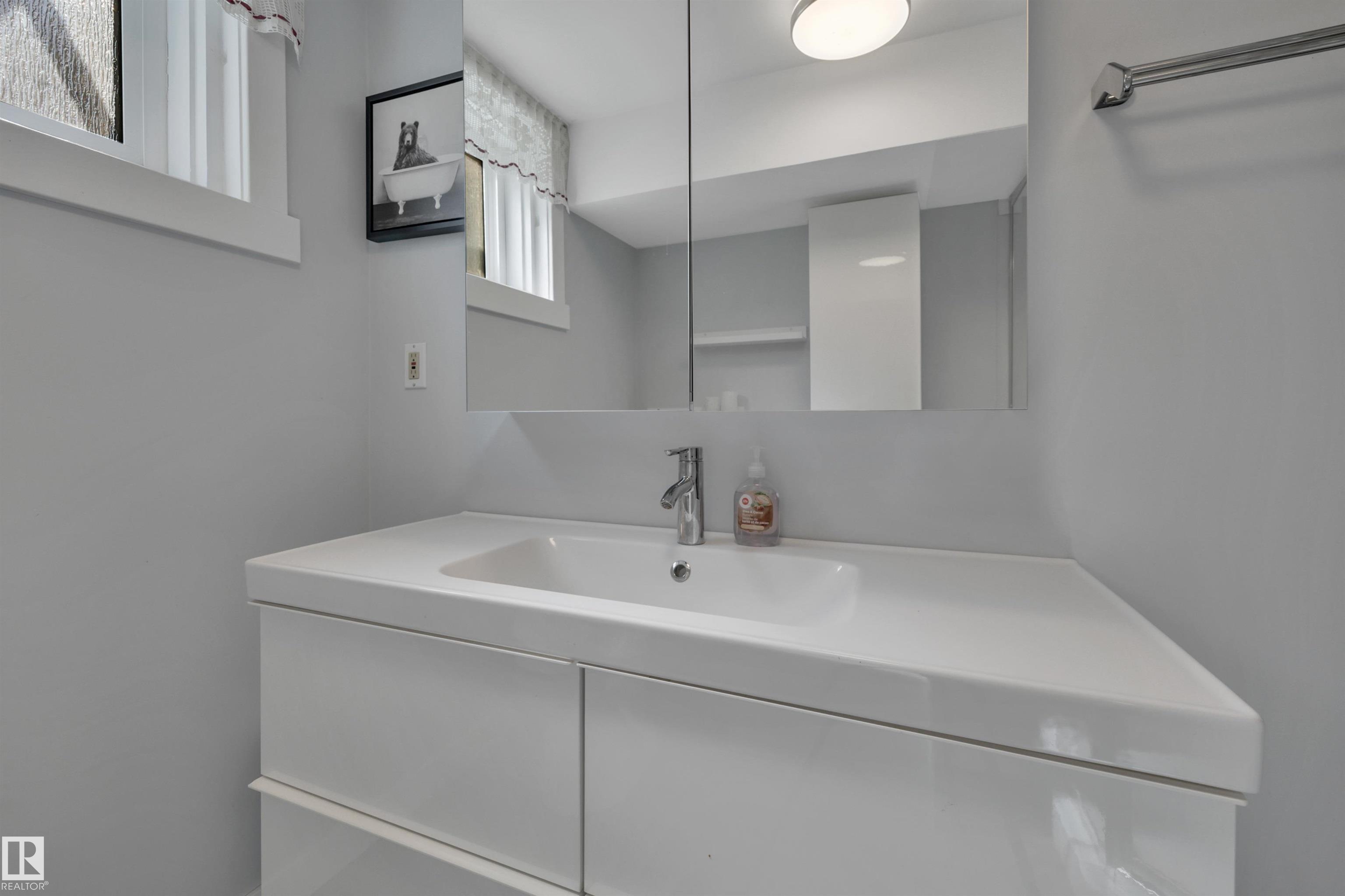 Photo 39 at 9835 74 Street NW, Terrace Heights, Edmonton