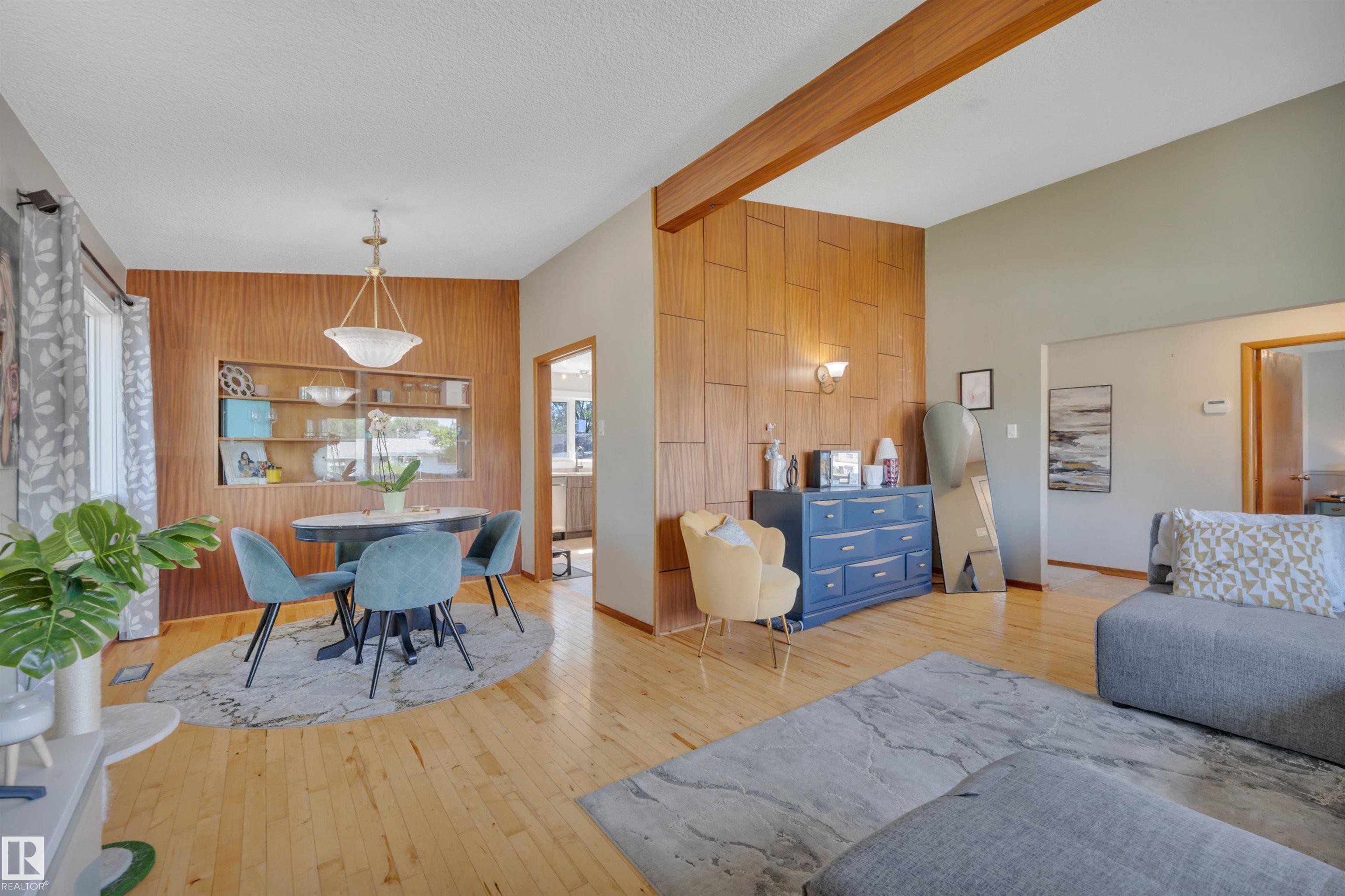 Photo 5 at 9835 74 Street NW, Terrace Heights, Edmonton